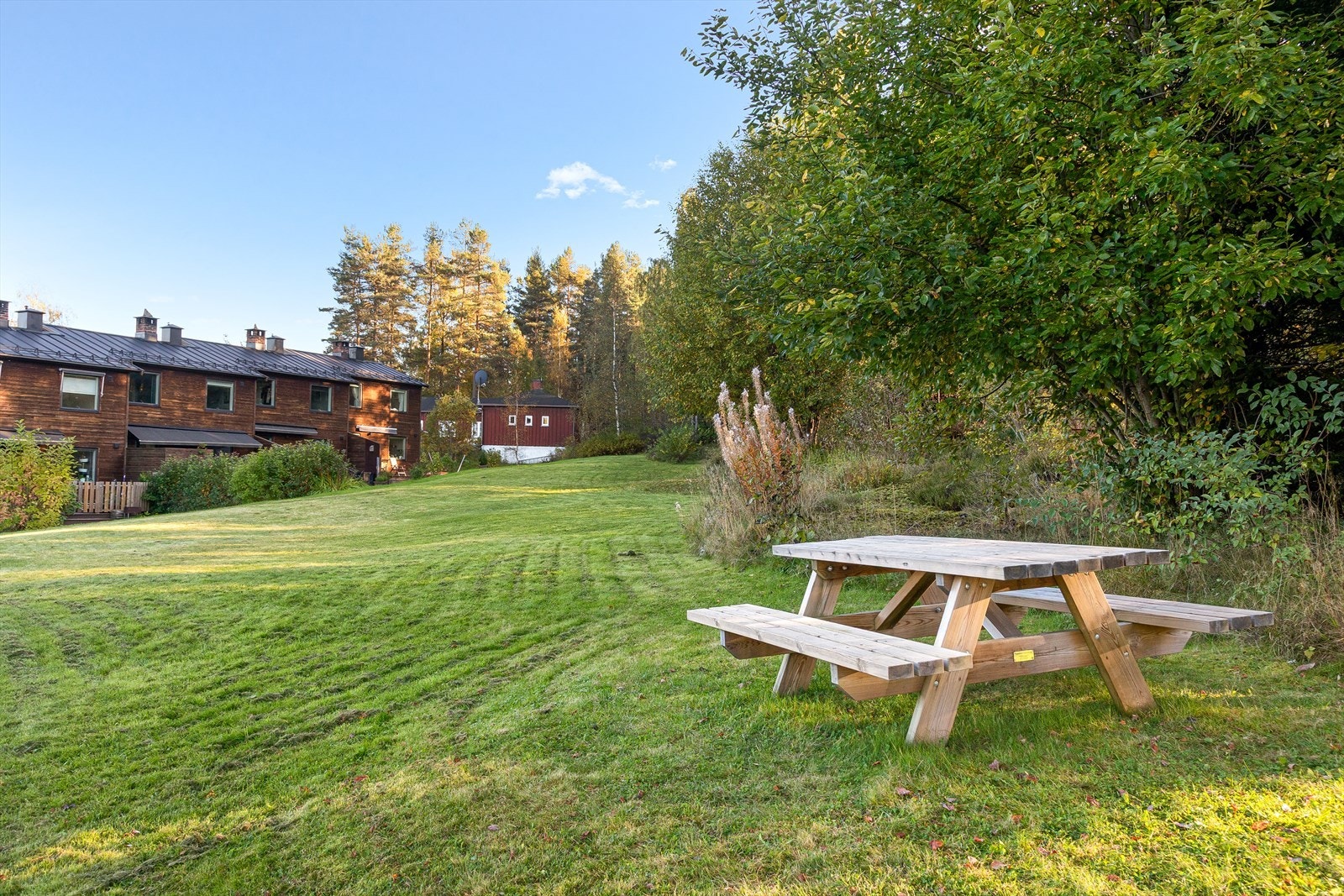 Pent opparbeidet fellesområder i naturskjønne omgivelser Galleribilde