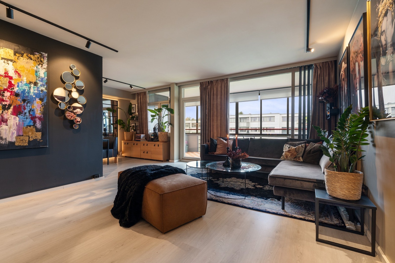 Boligen har et moderne fargevalg gjennom hele leiligheten. Galleribilde