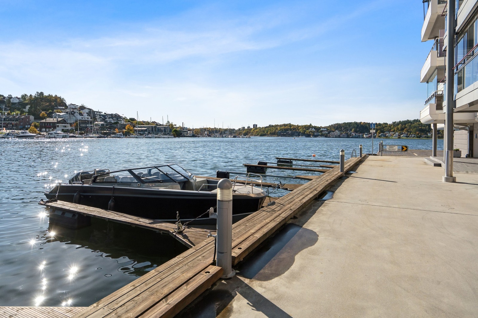 På bryggekanten! Galleribilde