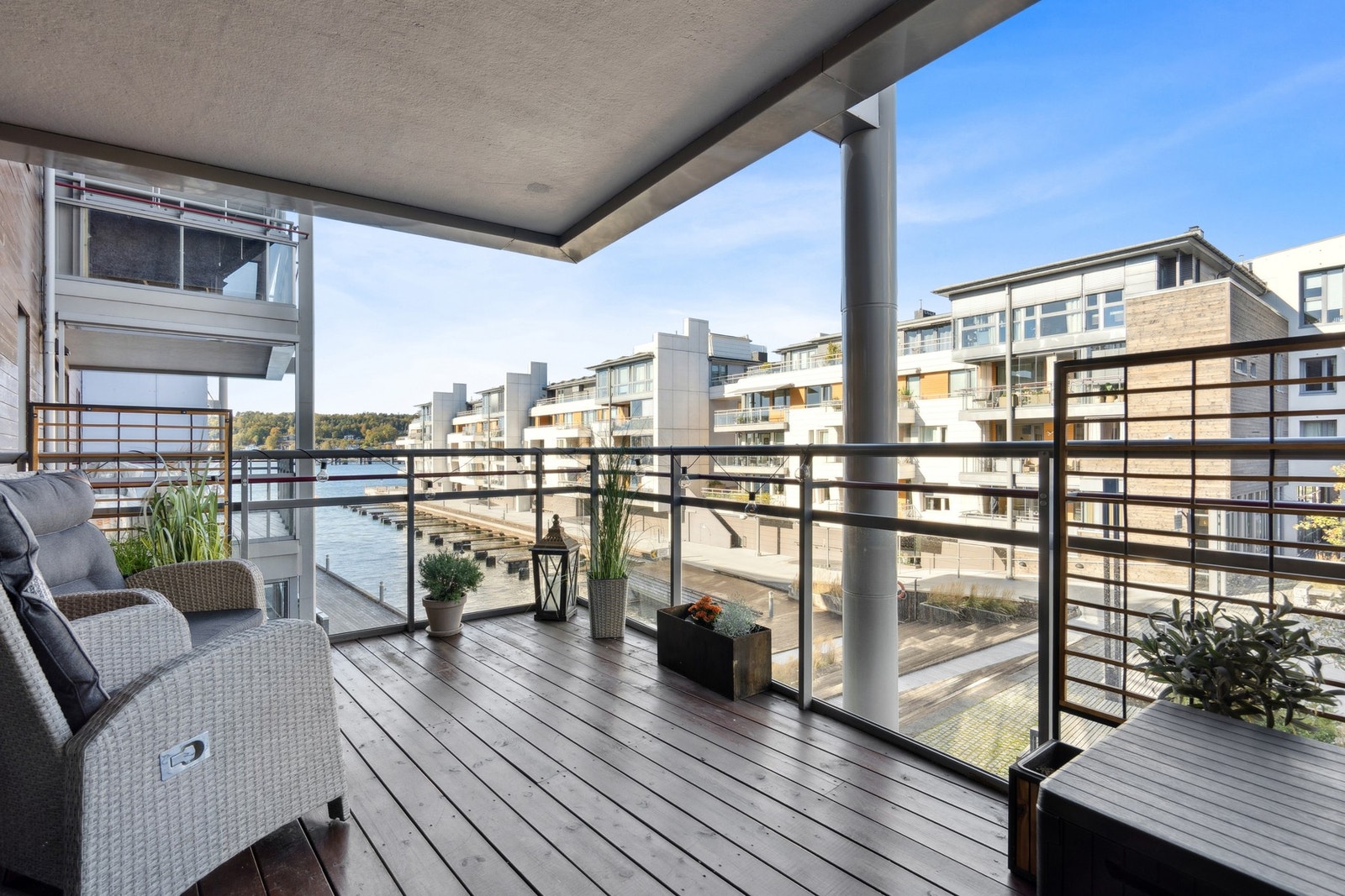 Delen som ikke er innglasset, er overbygd. Galleribilde