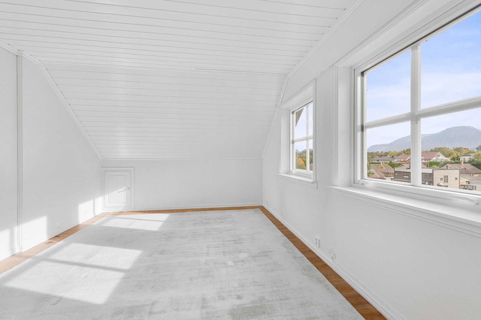 Loftstue / soverom i 2. etasje med flott utsikt Galleribilde