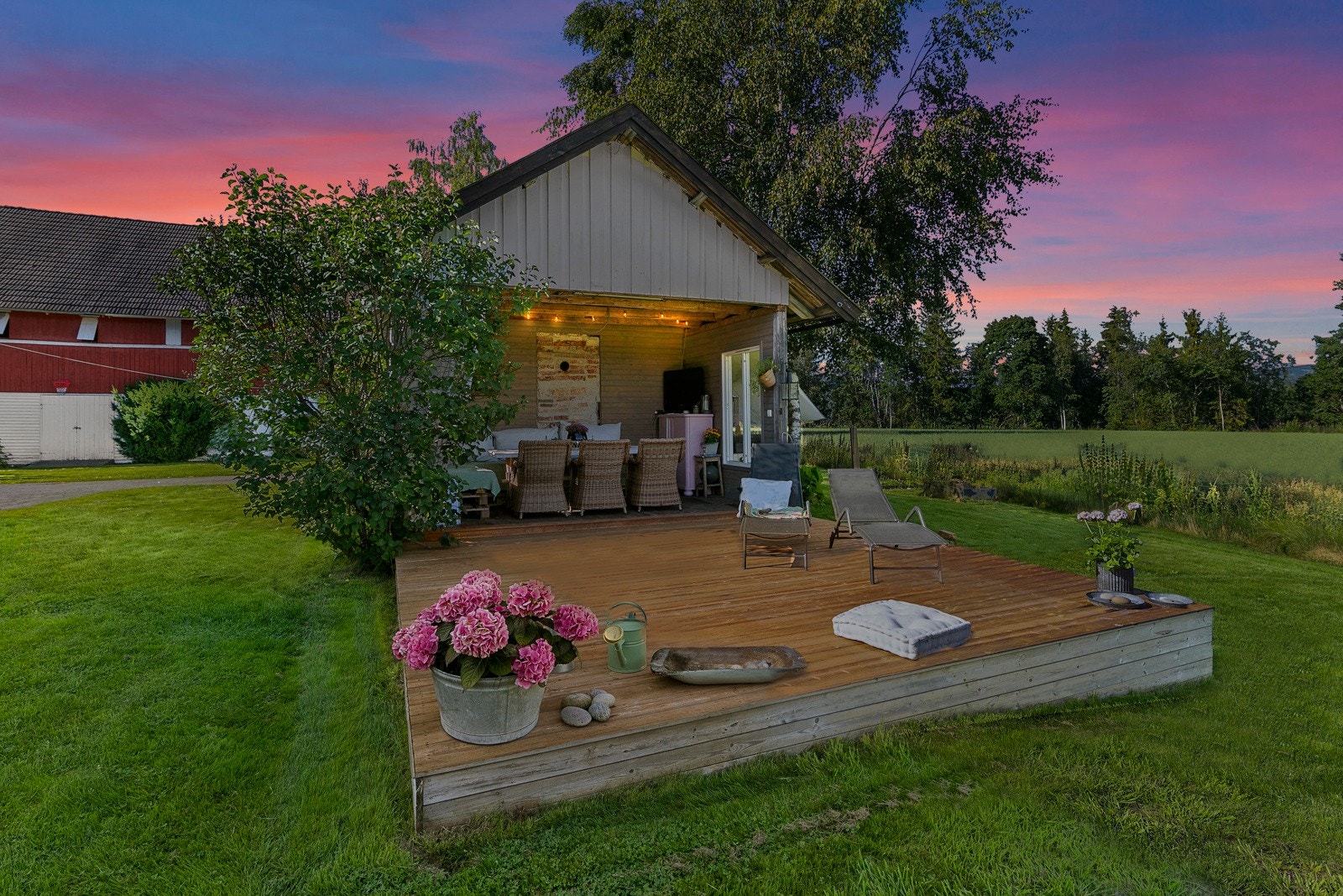 Her kan du invitere dine nærmeste til godt lag, uten å bekymre deg for naboer og innsyn. Galleribilde