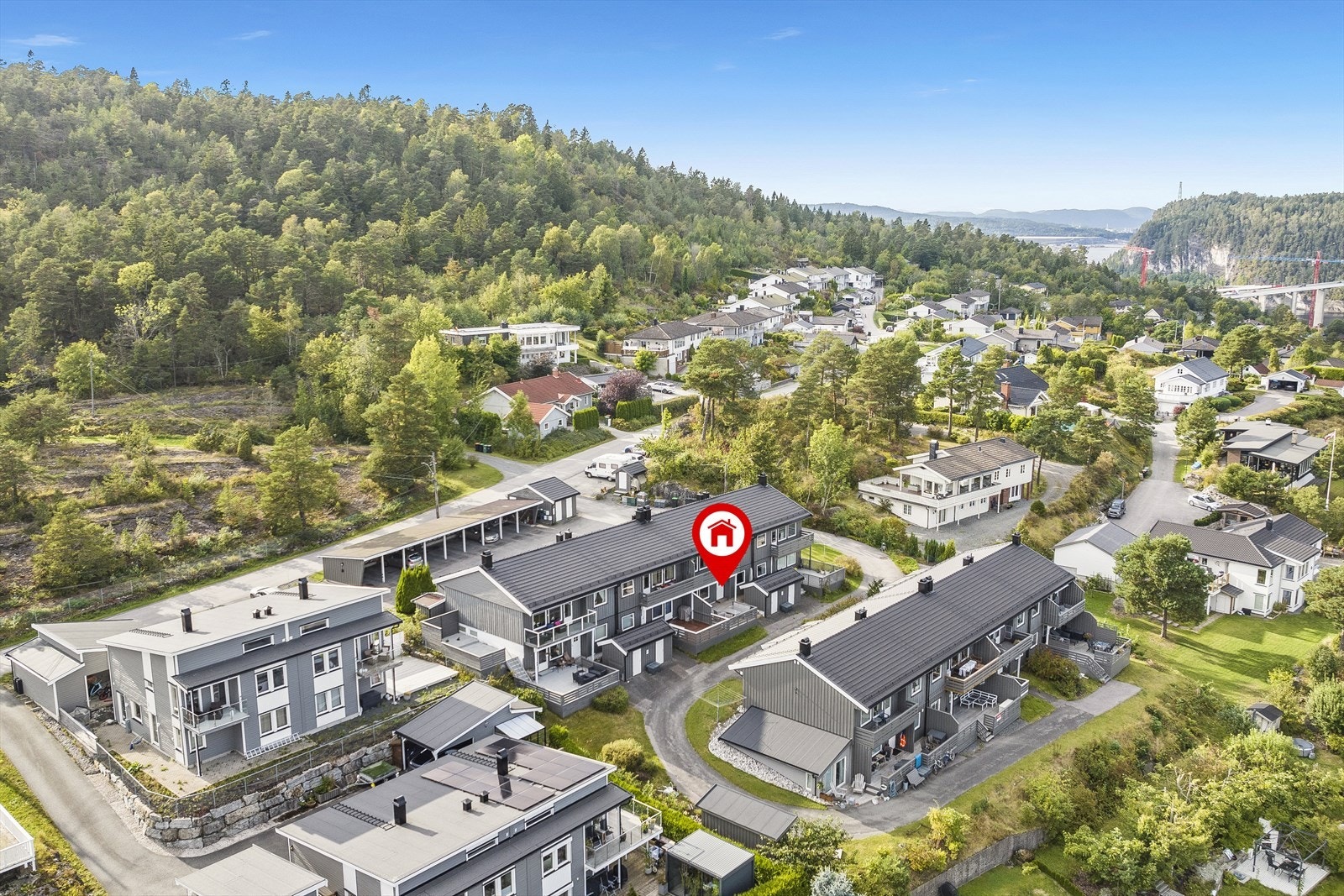 Fasade med markert beliggenhet på denne leiligheten Galleribilde