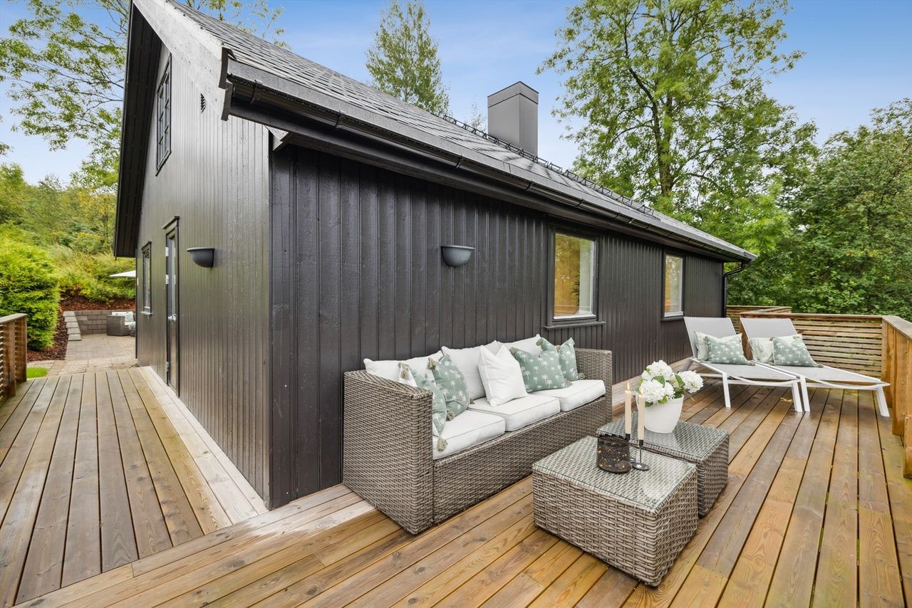 Direkte utgang fra stuen til terrassen Galleribilde