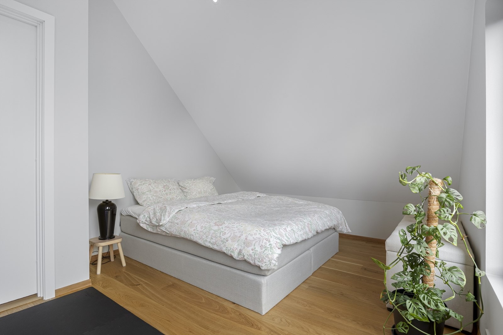 Soverom 4 i loftsetasjen. Galleribilde