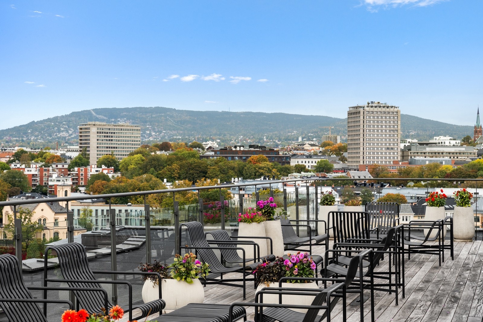 Sameiets felles takterrasse har svært gode solforhold og fantastisk utsikt! Galleribilde
