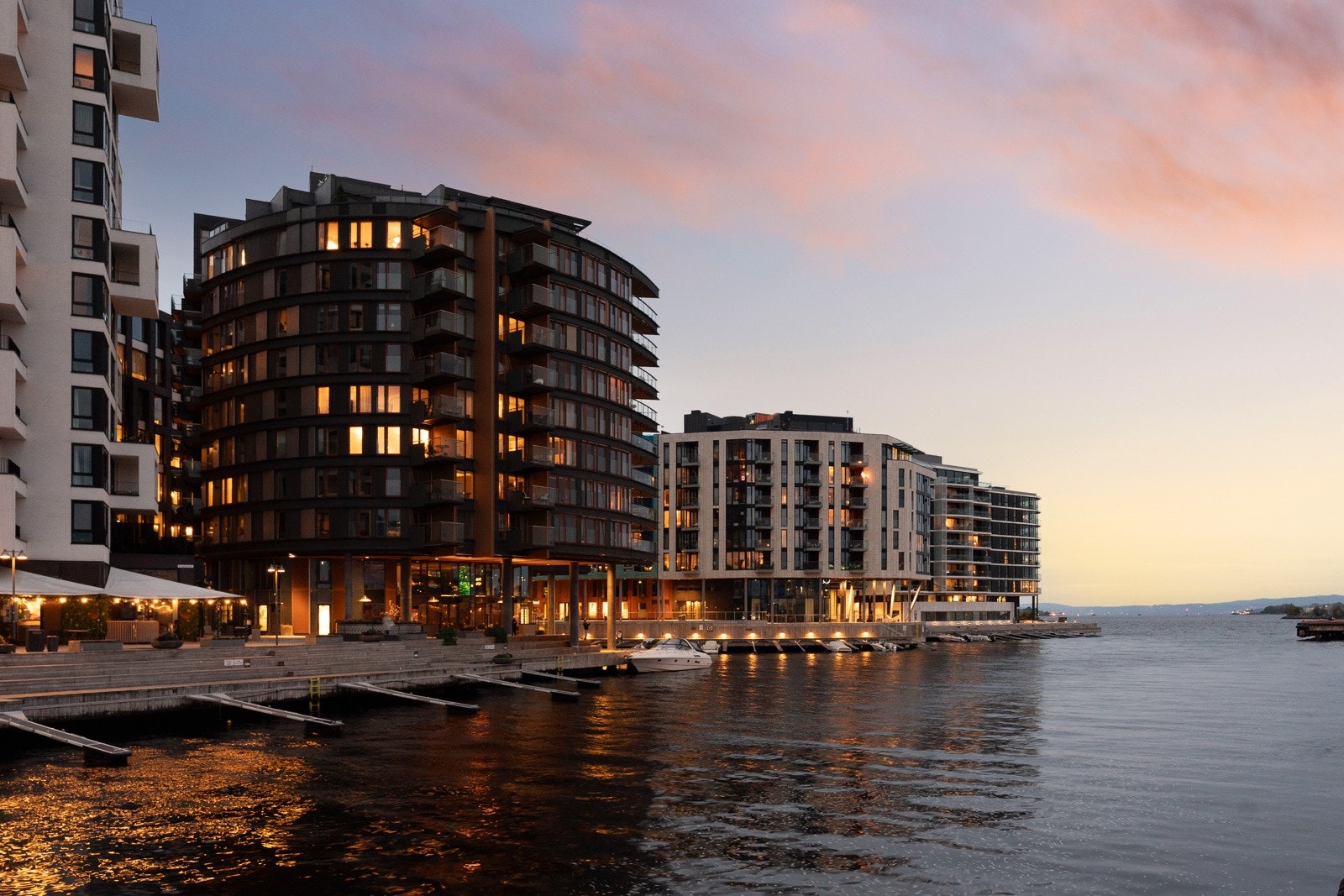 Arkitekturen til det spennende bygget i Kanalen 3, er et av de få byggene som er signert av Arkitekt Niels Torp. Galleribilde