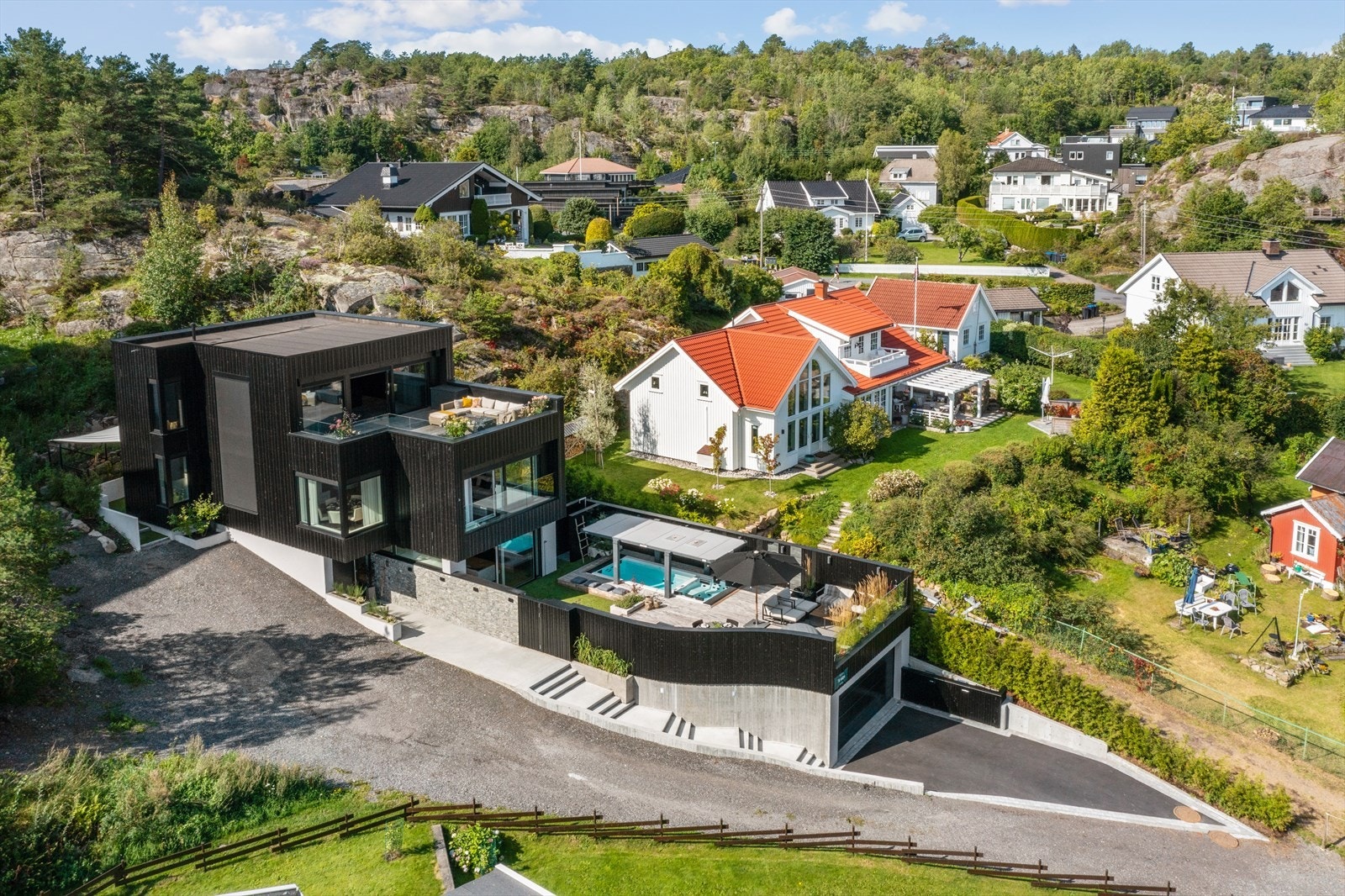 Lettstelt med alt på egen og privat eiendom.. "VIDEO" under bildene på Finn. Galleribilde