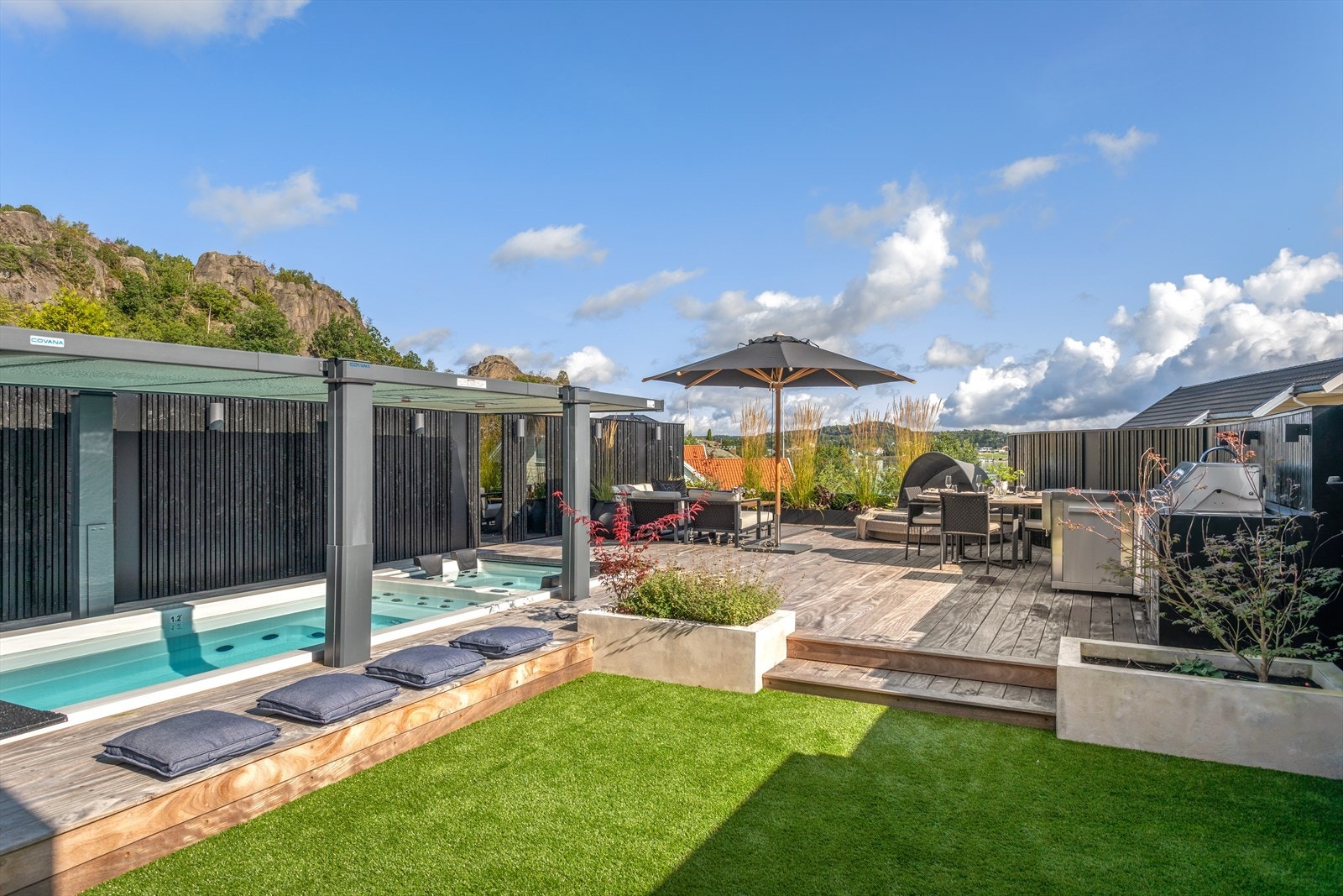 Her er nylig treet fjernet, og eiendommen har fått enda bedre utsikt! Galleribilde