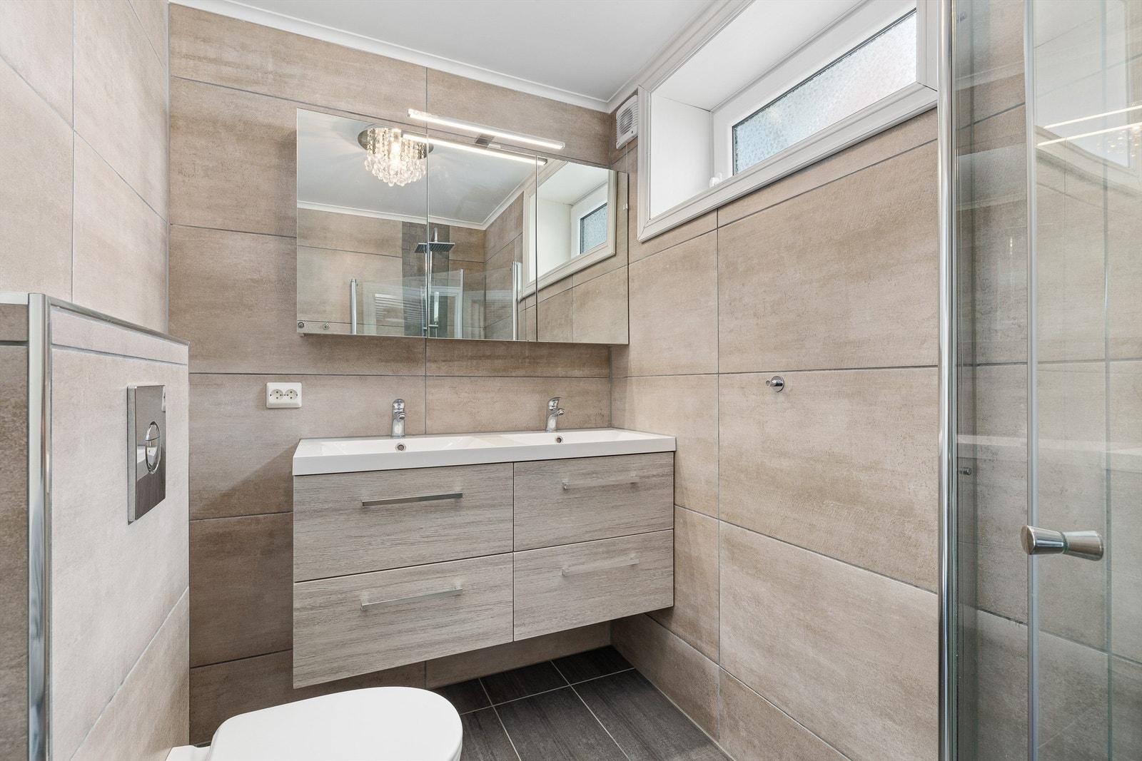 Flislagt bad/wc med varme i gulv Galleribilde