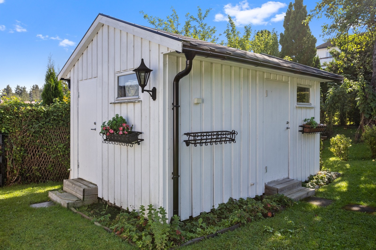 Moderne utebod fra 2017 med innlagt strøm. Galleribilde