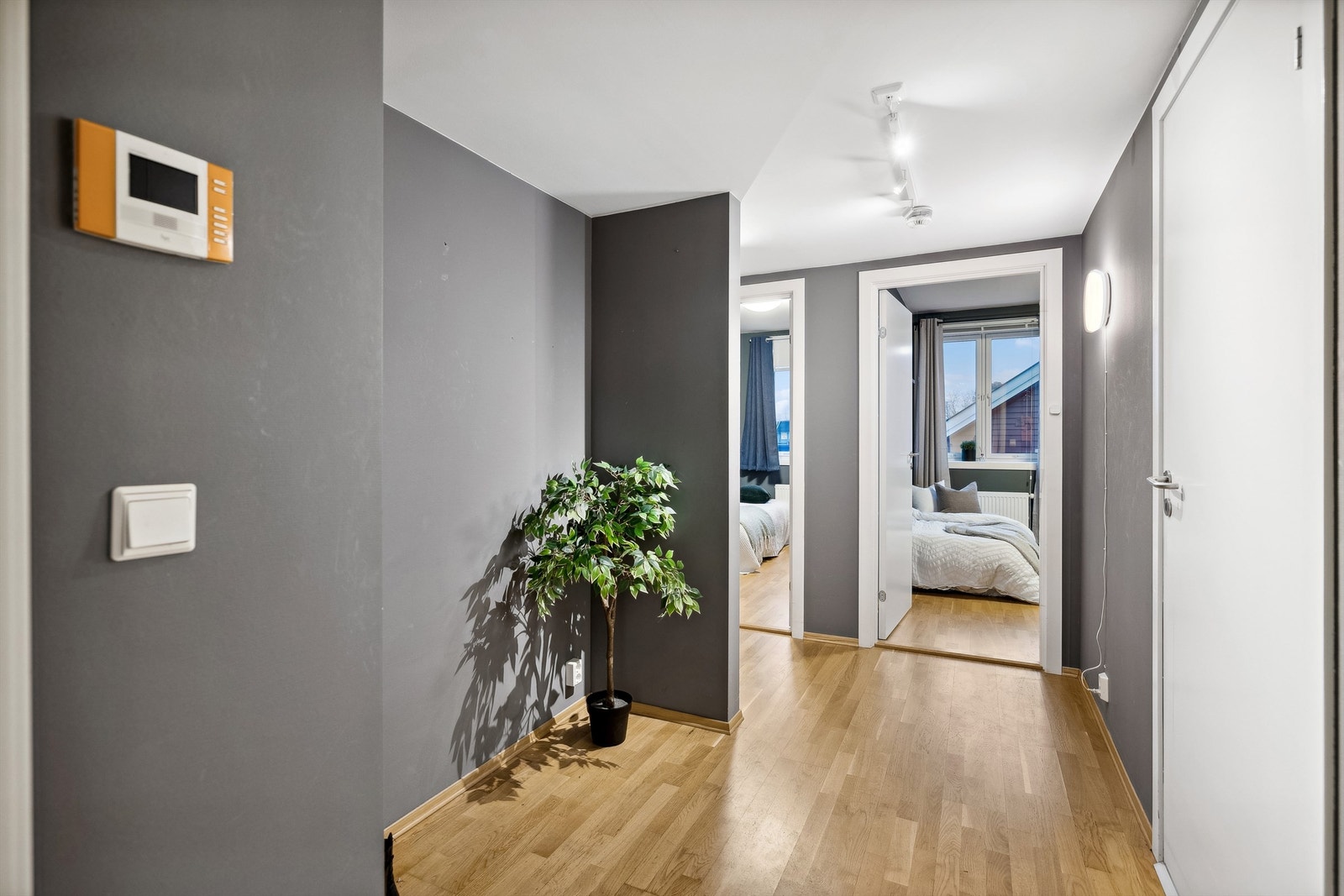 Fra entreen er det adkomst til bad Galleribilde