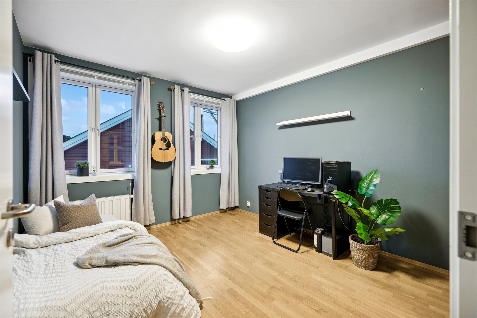 Hovedsoverom med plass til dobbeltseng! Galleribilde