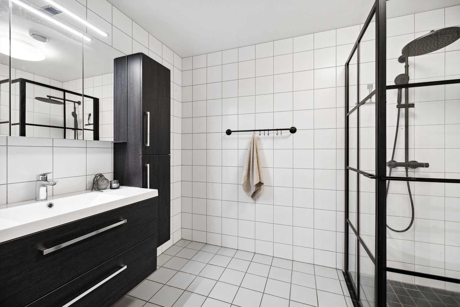 Stilfullt med sorte detaljer Galleribilde