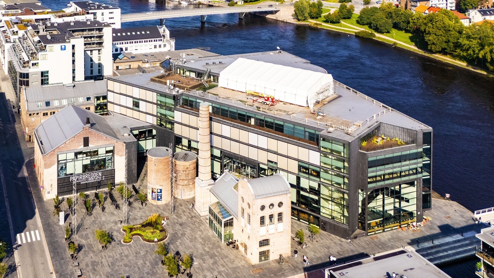 Campus Drammen med en rekke studietilbud Galleribilde