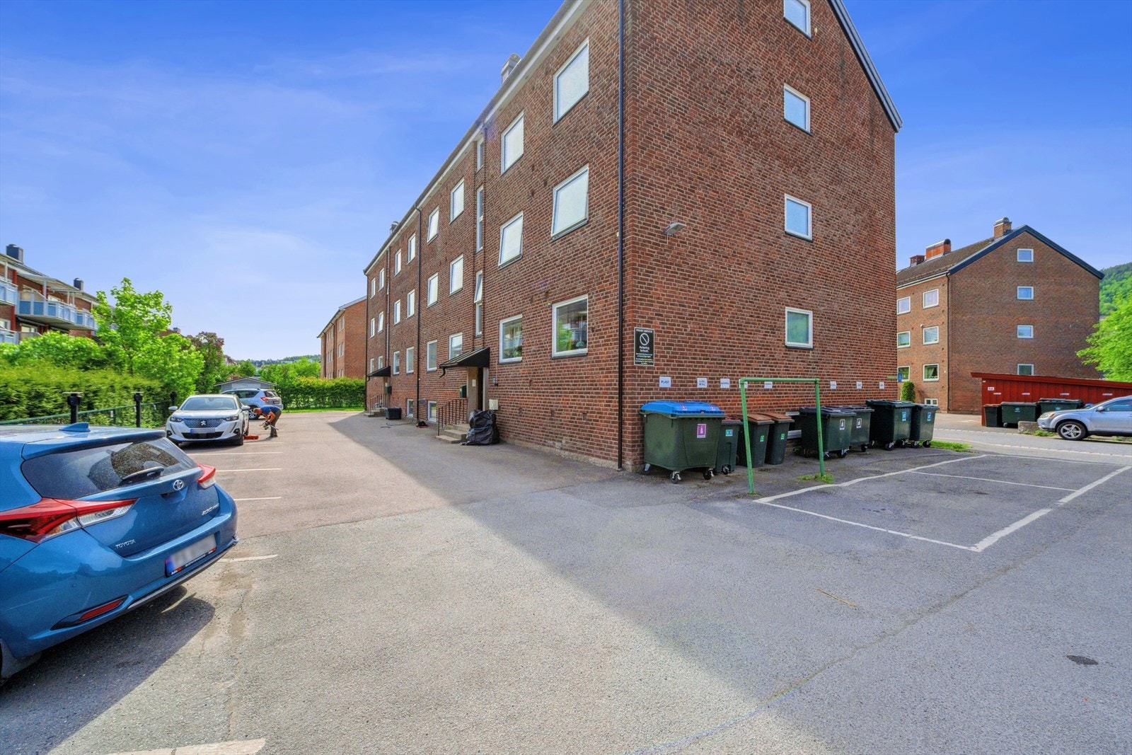 LAGRINGSPLASS | Leiligheten disponerer tre boder: to i kjeller på henholdsvis Ca. 4 m² og Ca. 9 m², samt én loftbod på Ca. 6 m². Galleribilde