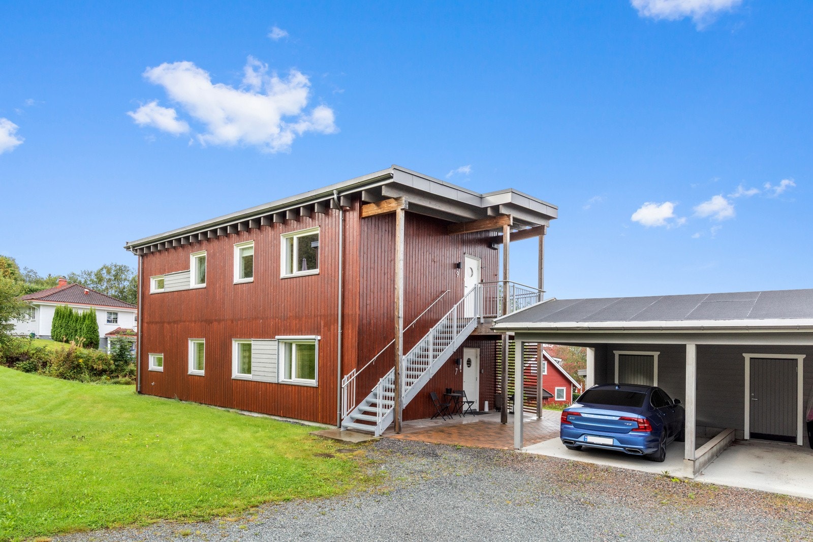 Velkommen til Pilveien 9 - Moderne leilighet beliggende i andre etasje med god utsikt og flotte solforhold. Galleribilde