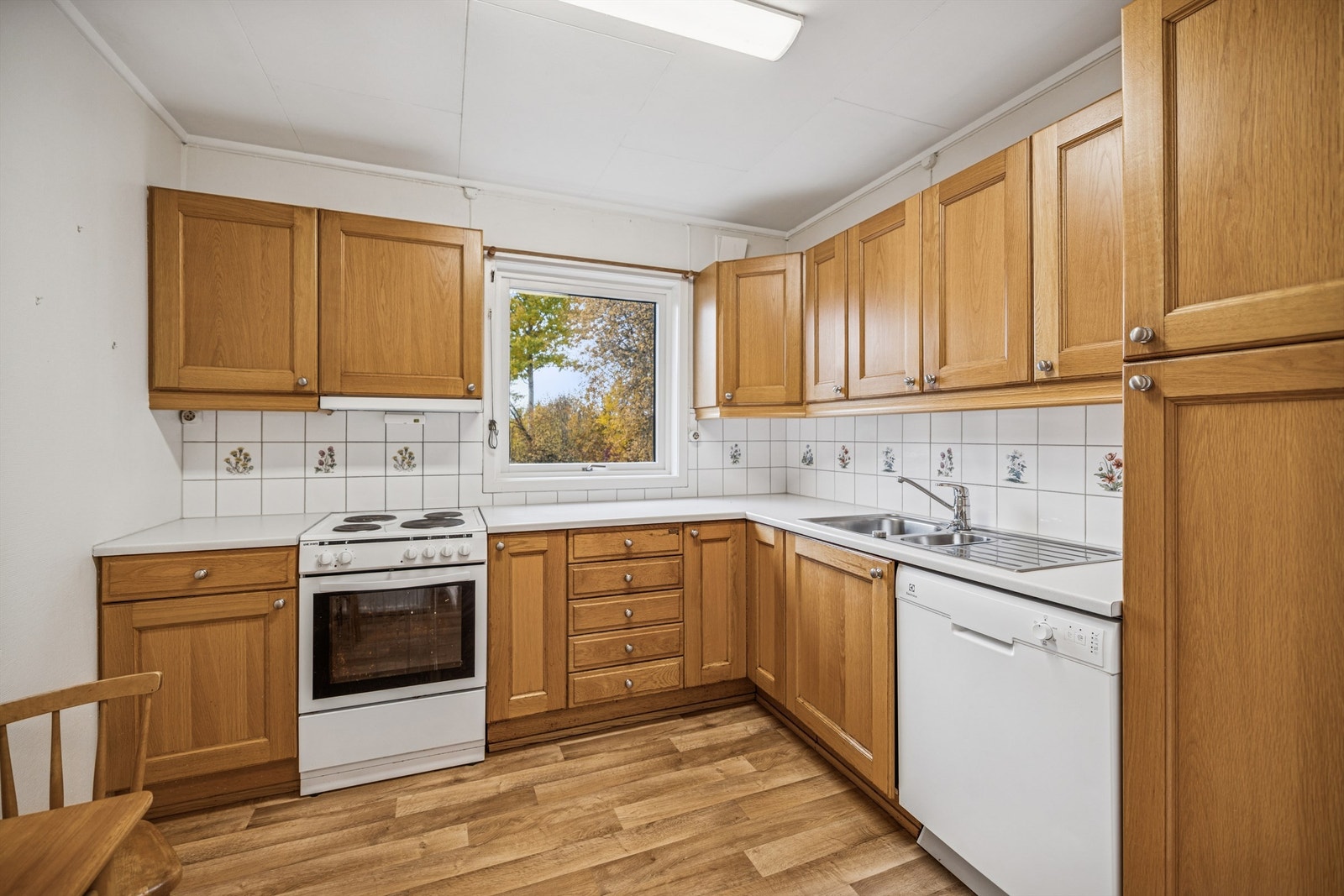 En lekkasjevakt er installert under kjøkkenvasken for ekstra trygghet. Galleribilde