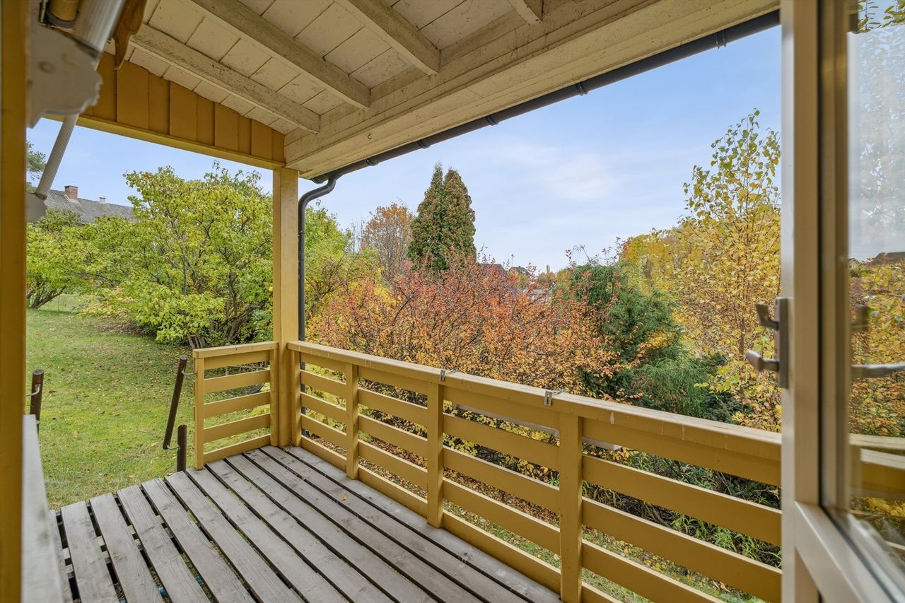 Deilig med terrasse som er overbygget. Her kan utelivet nytes uavhengig av vær og vind. Galleribilde