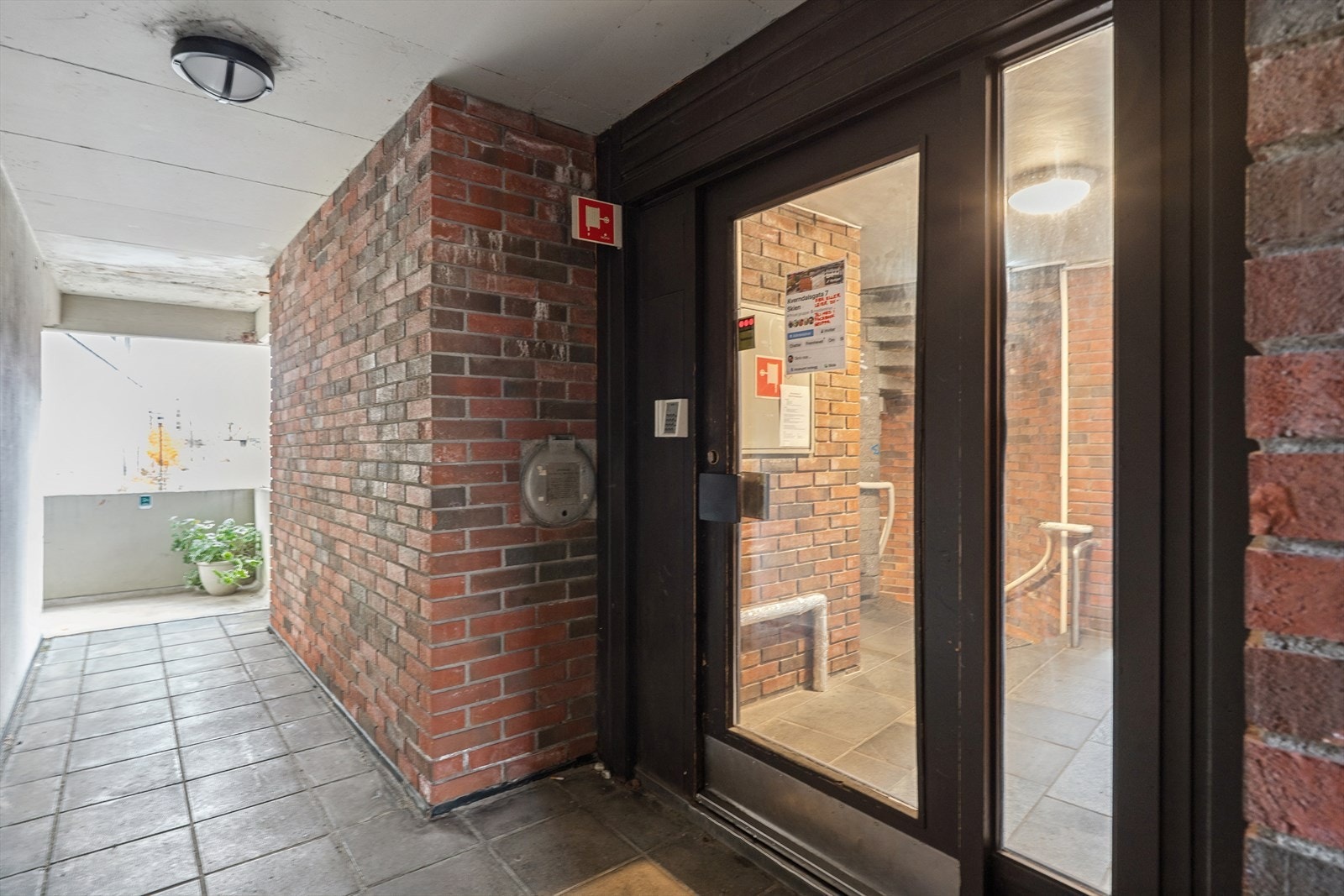 Leiligheten har adkomst via felles innvendig gang. Galleribilde