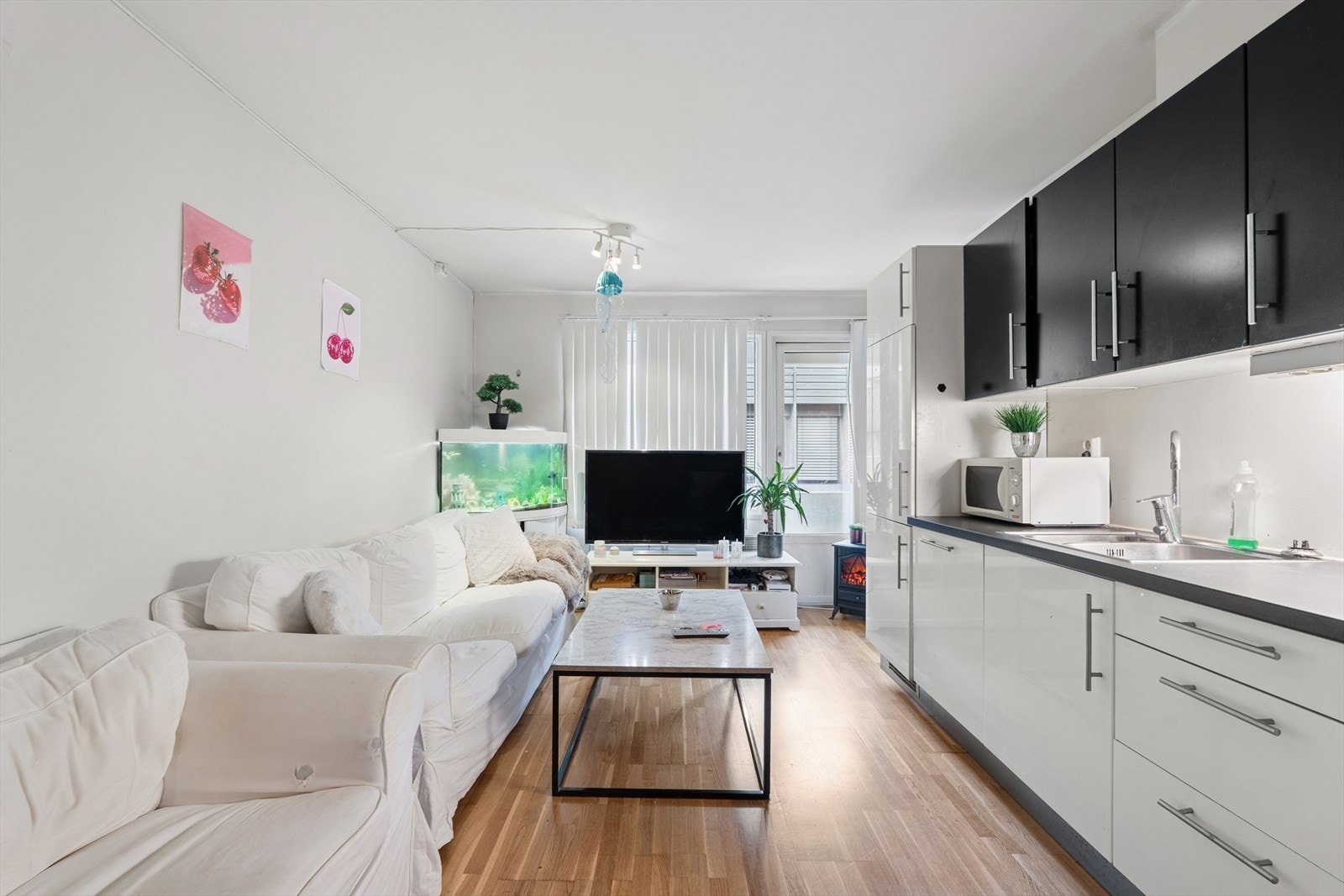 Fra stuen er det utgang til balkong Galleribilde