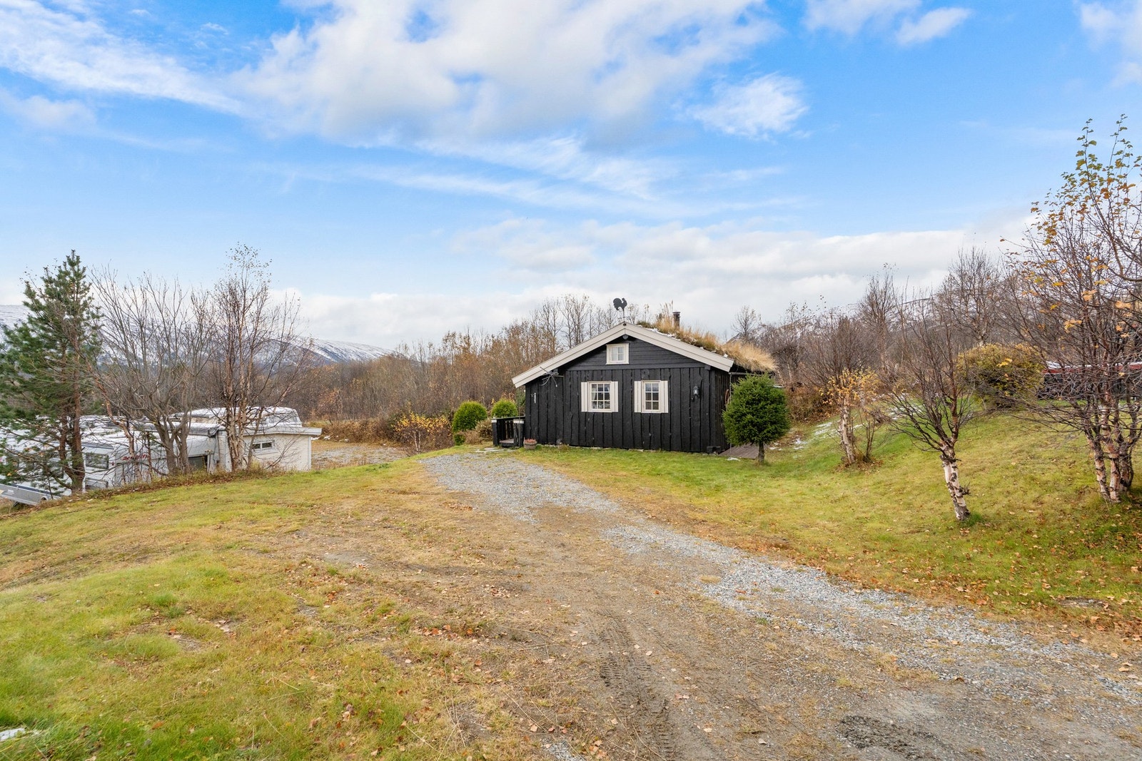 Det er bilvei helt frem til hytta. Galleribilde