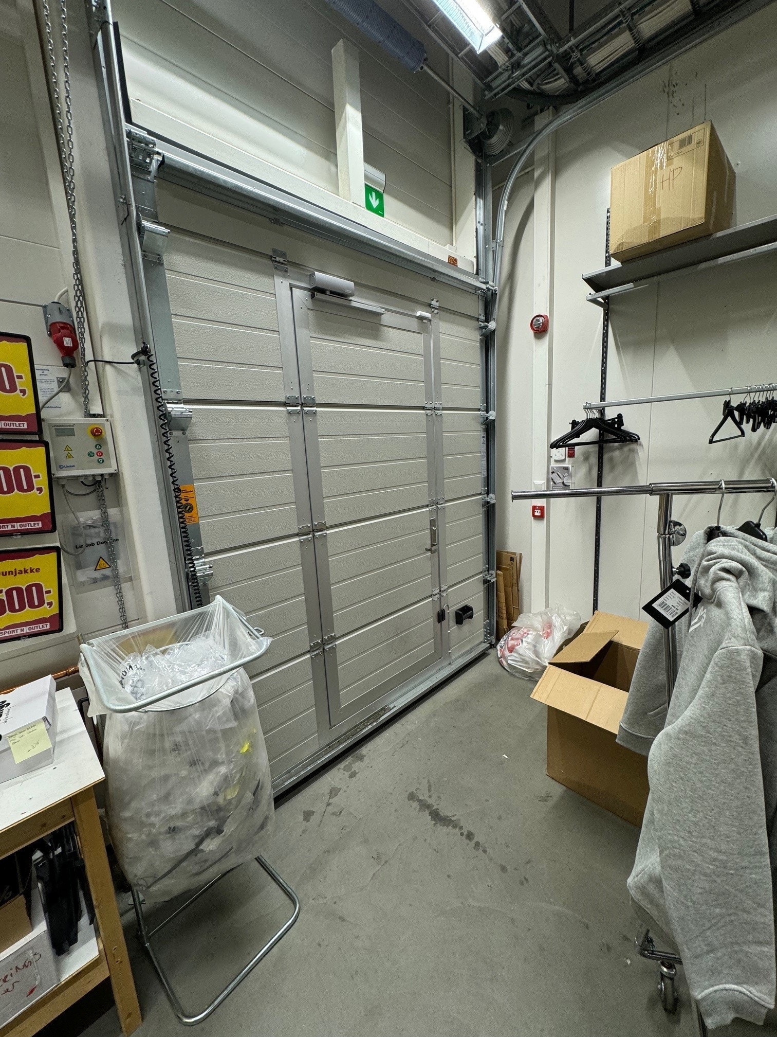 Egen lagerport fra hovedlager. Galleribilde
