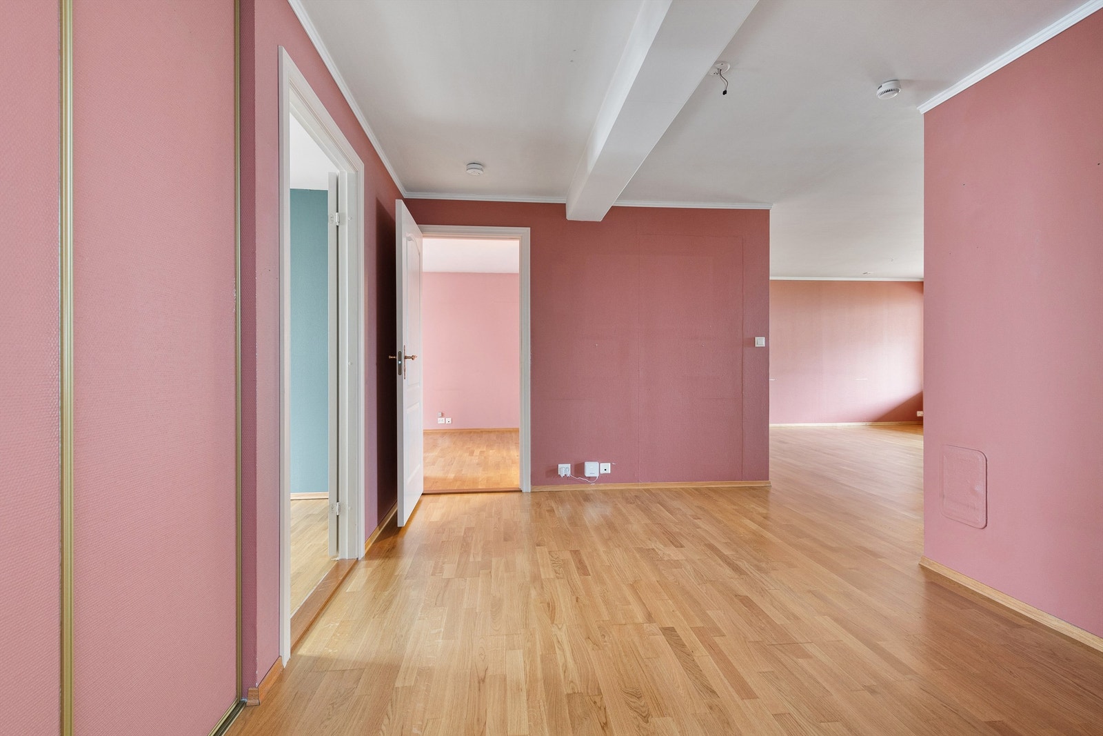 Fra gang mot stue Galleribilde