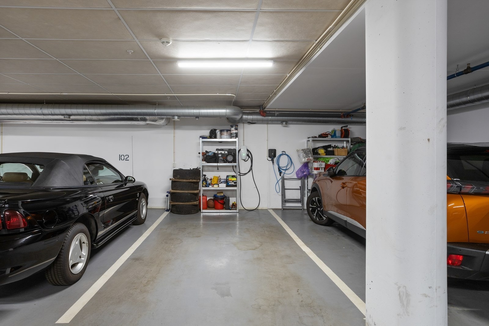 Garasjeplass Galleribilde