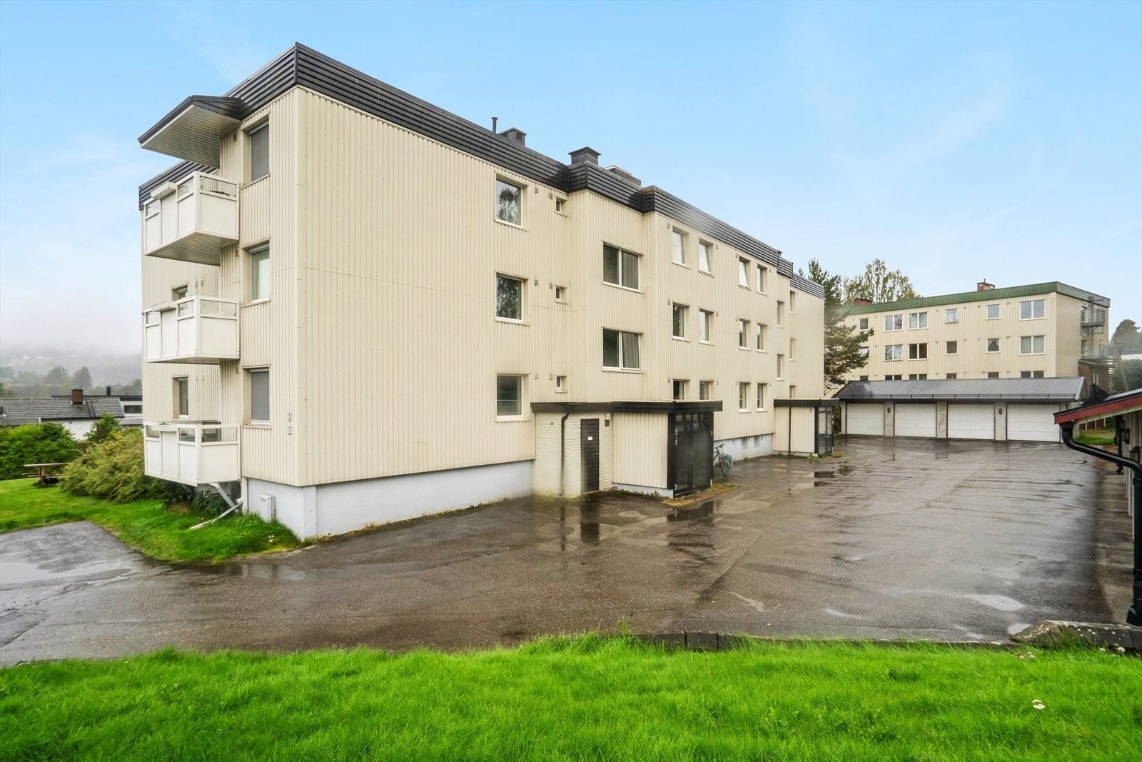 Tverrvegen 1 er en fin leilighet med bra og sentral beliggenhet Galleribilde