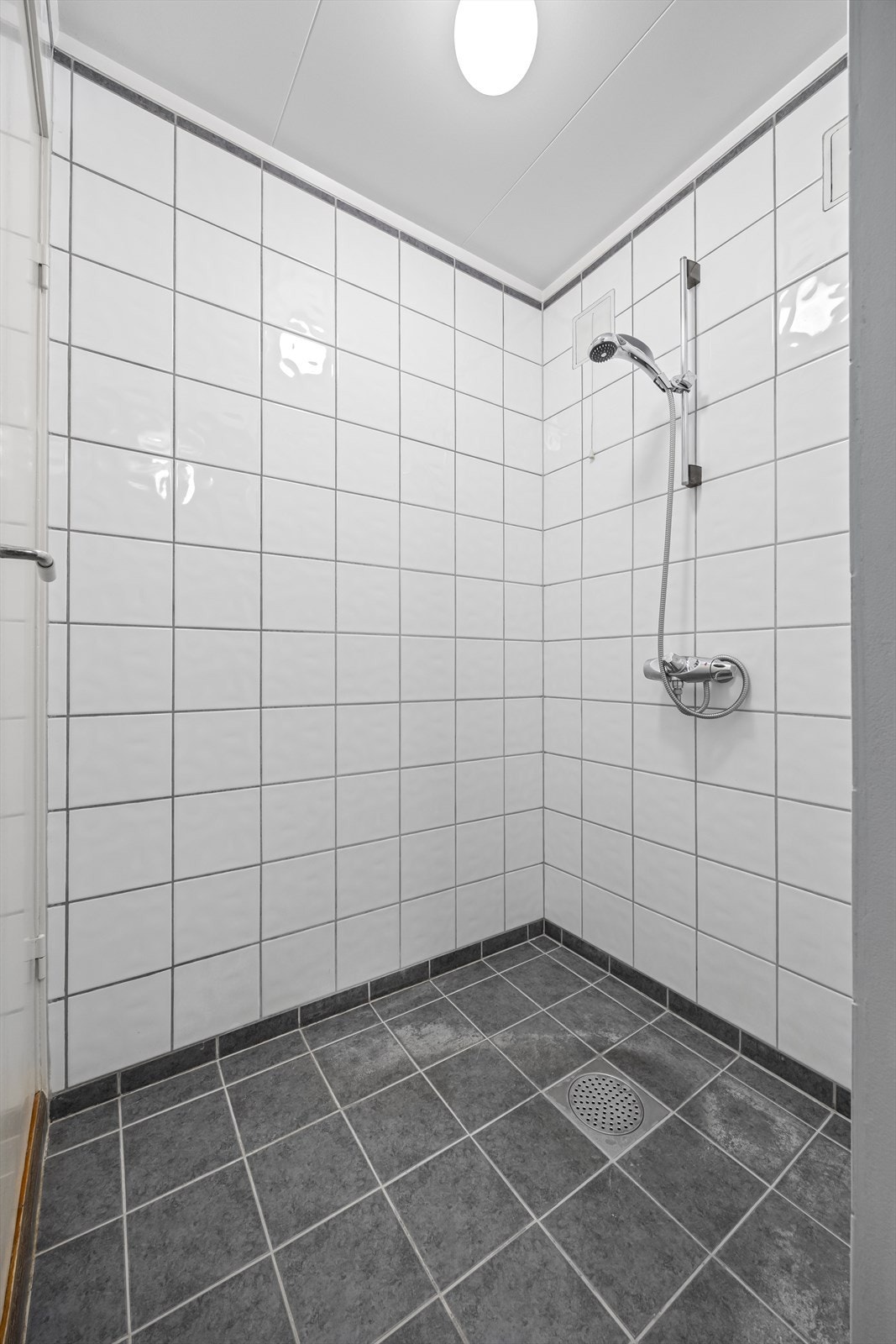 Dusjrom. Galleribilde