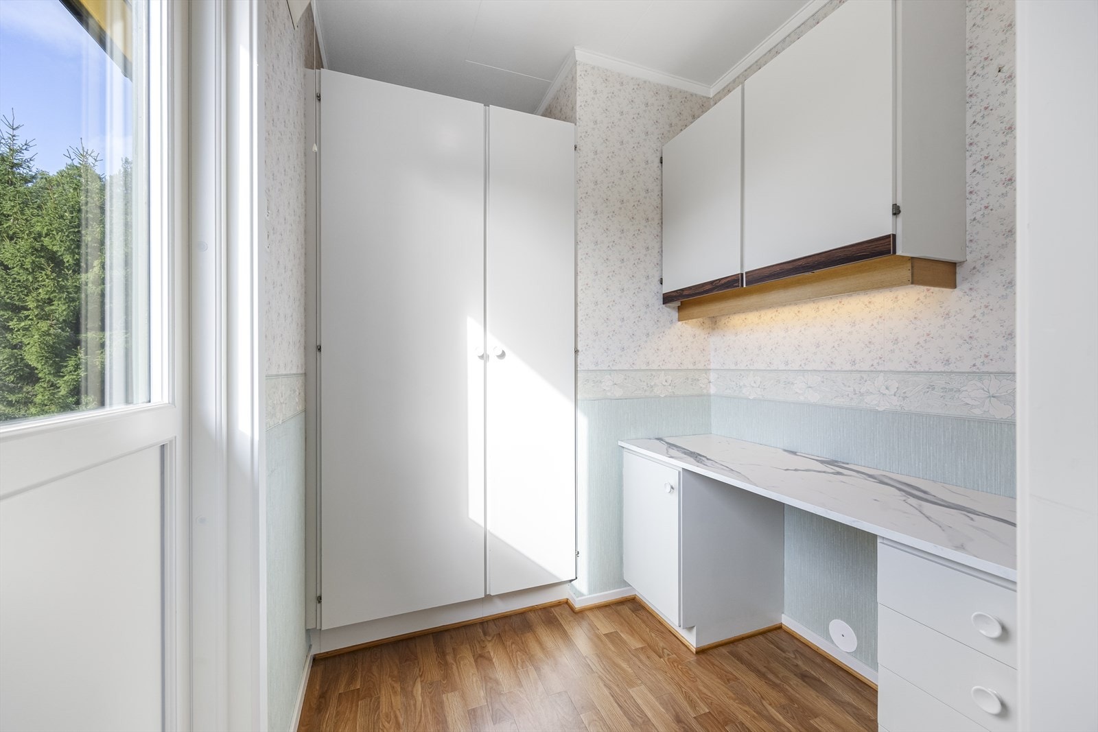 Tilliggende grovkjøkken. Galleribilde