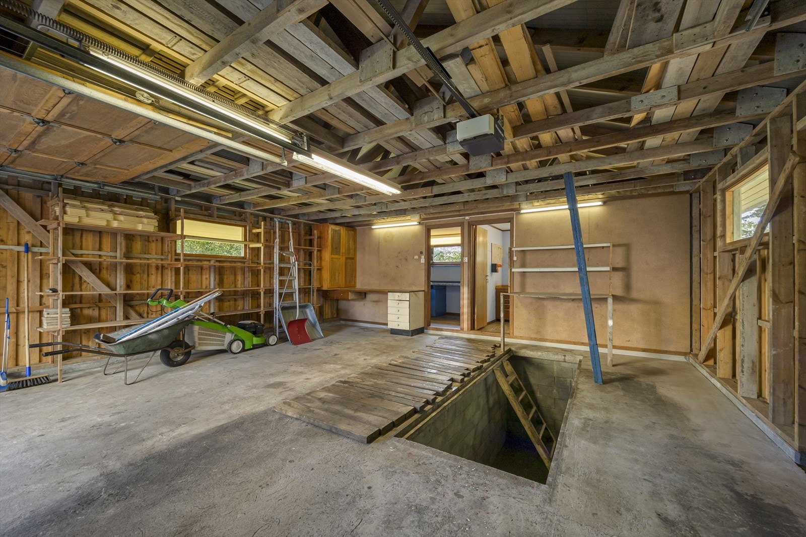 Garasje. Galleribilde