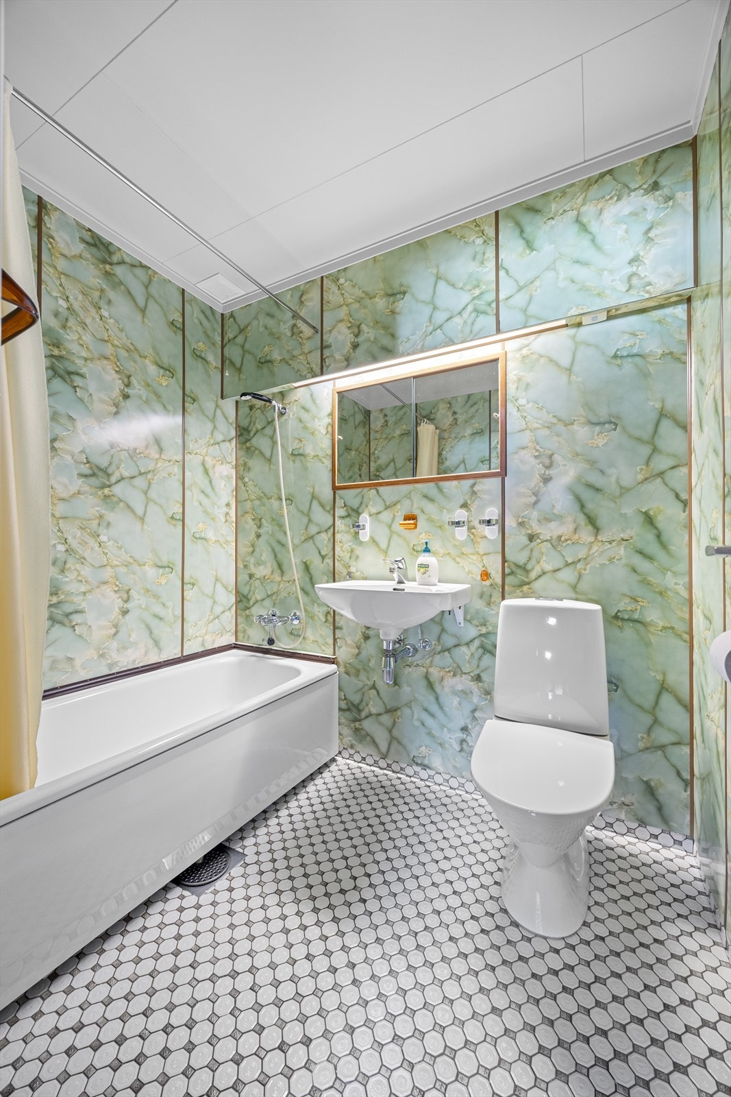 Bad i hovedetasjen. Galleribilde