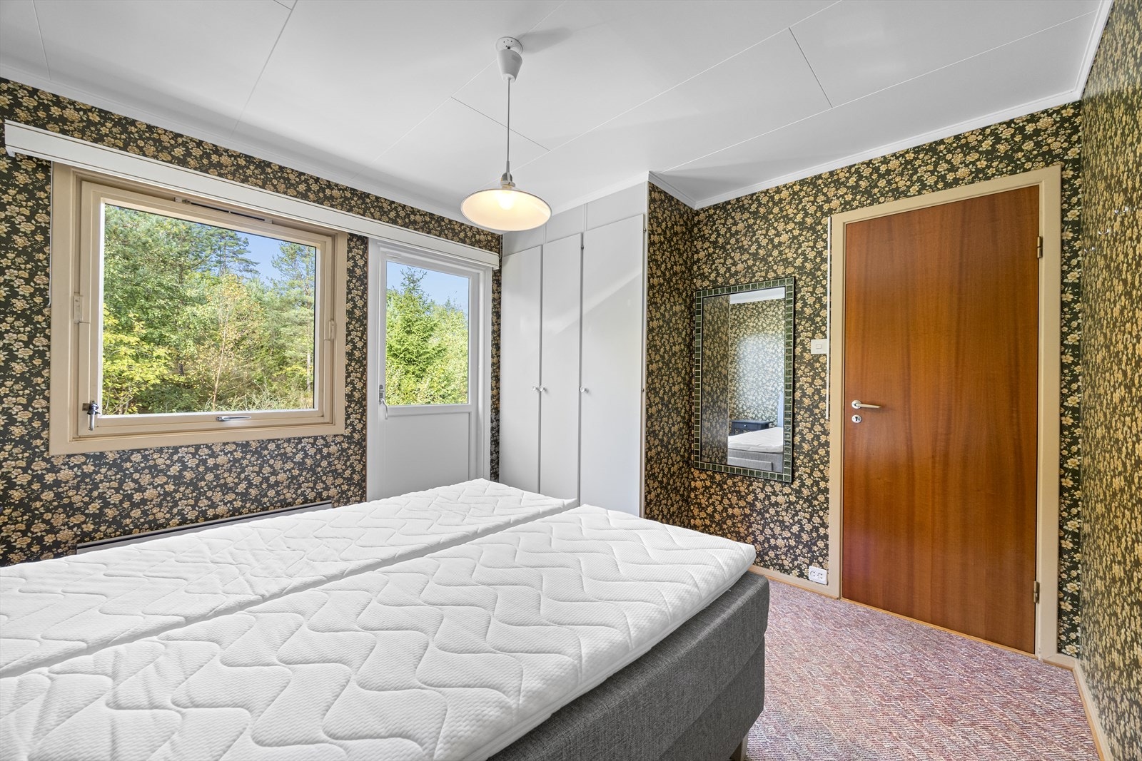 Soverom med utgang veranda. Galleribilde