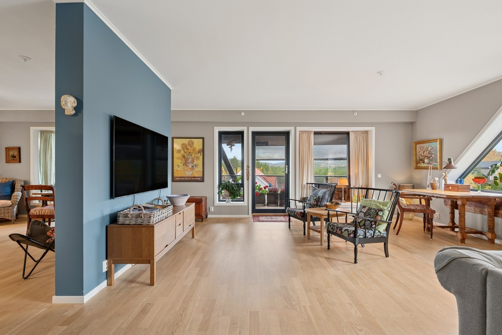 - Med et internt bruksareal på 117 m² byr boligen på romslige og funksjonelle løsninger - Galleribilde