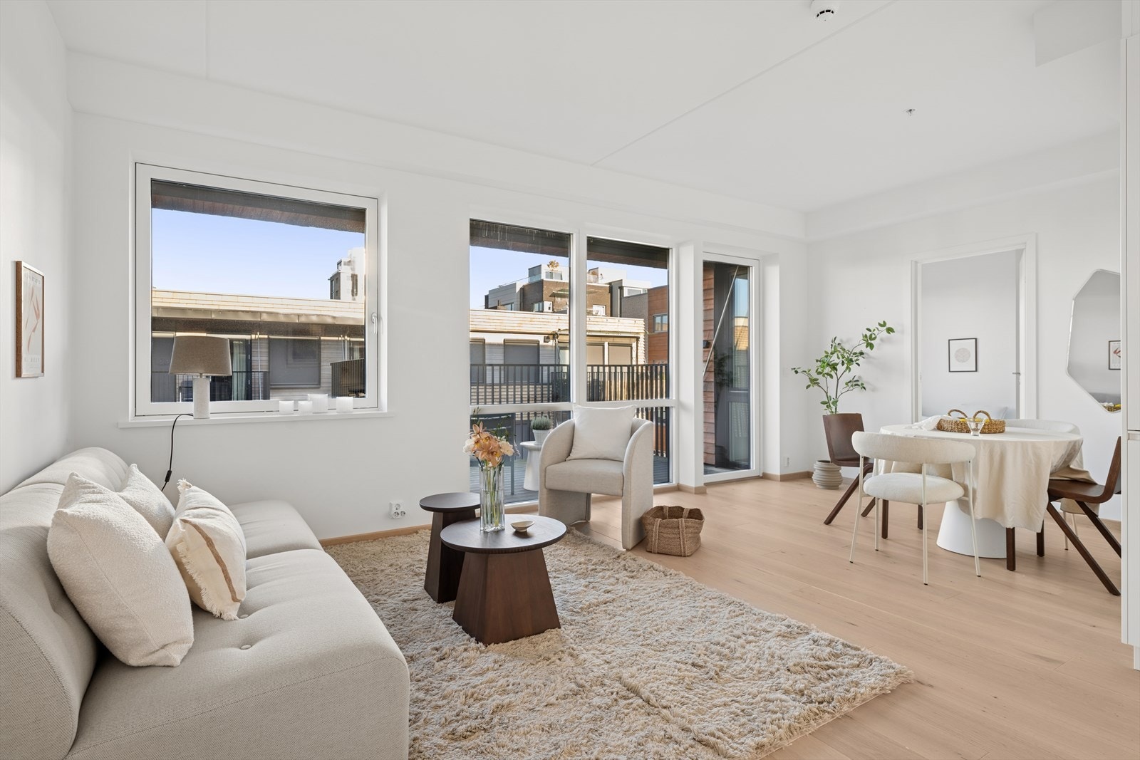 Lys og delkat stue beliggende i 5 etasje Galleribilde