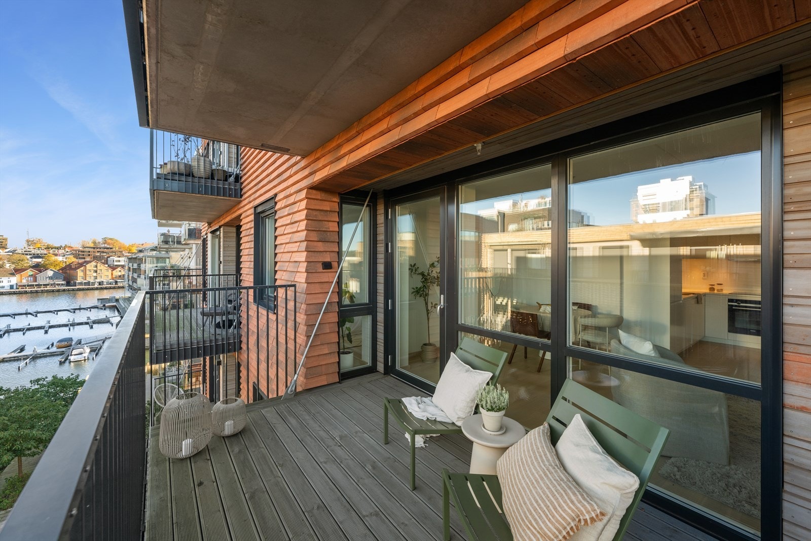 Leiligheten ligger i 5 etg med solrik balkong Galleribilde