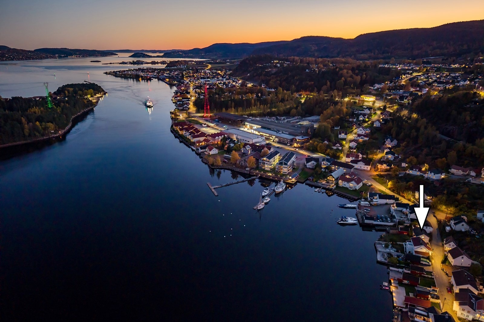 Svelvik byr på mye, blant annet Norges korteste fergetur Galleribilde
