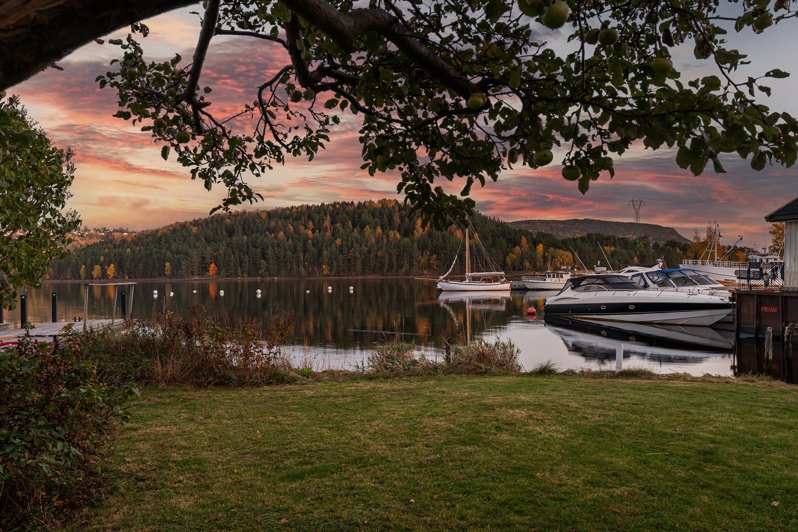 Din mulighet til å bygge din drømmehytte - midt i populære Svelvik Galleribilde