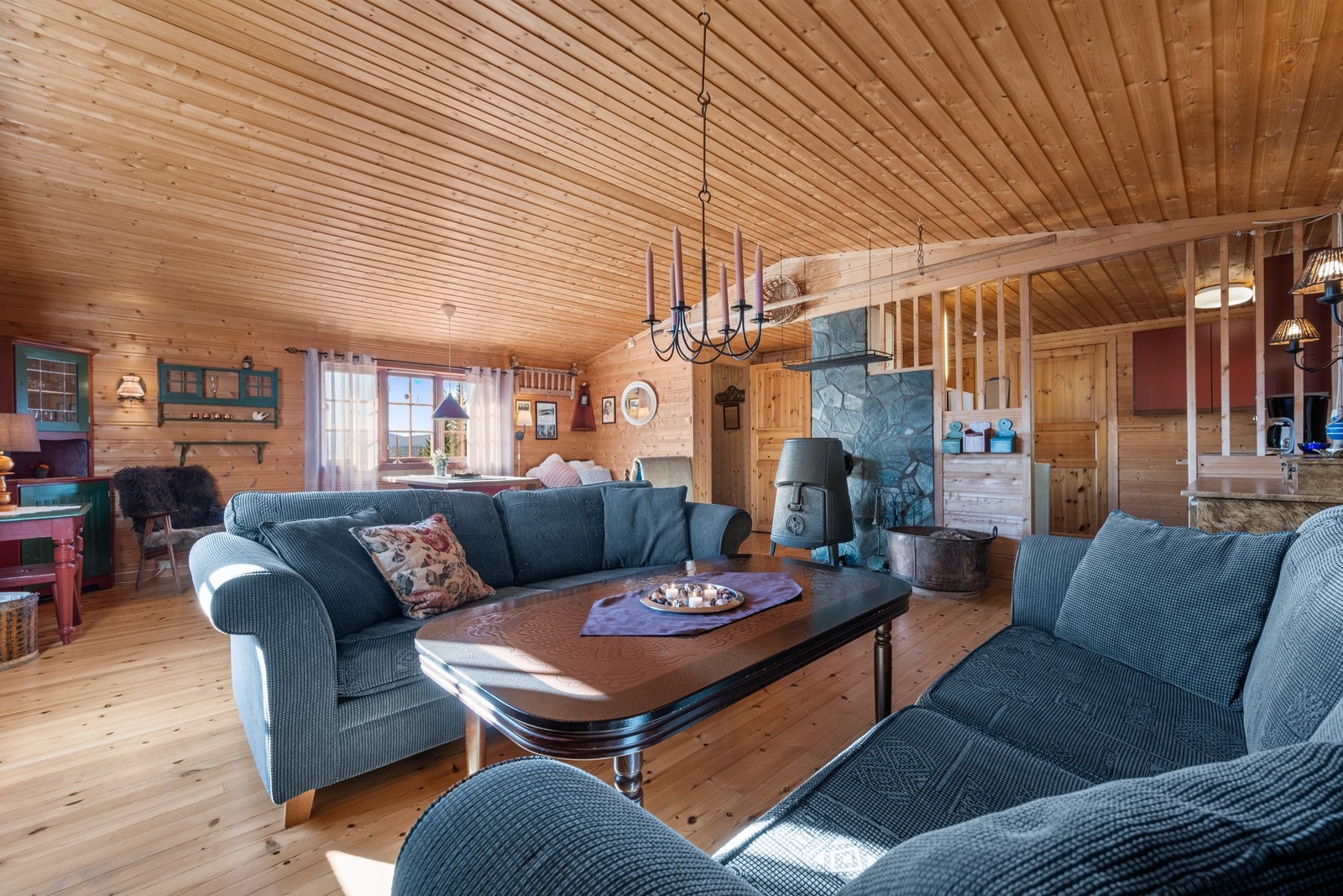 Stuen er på 32m². Galleribilde