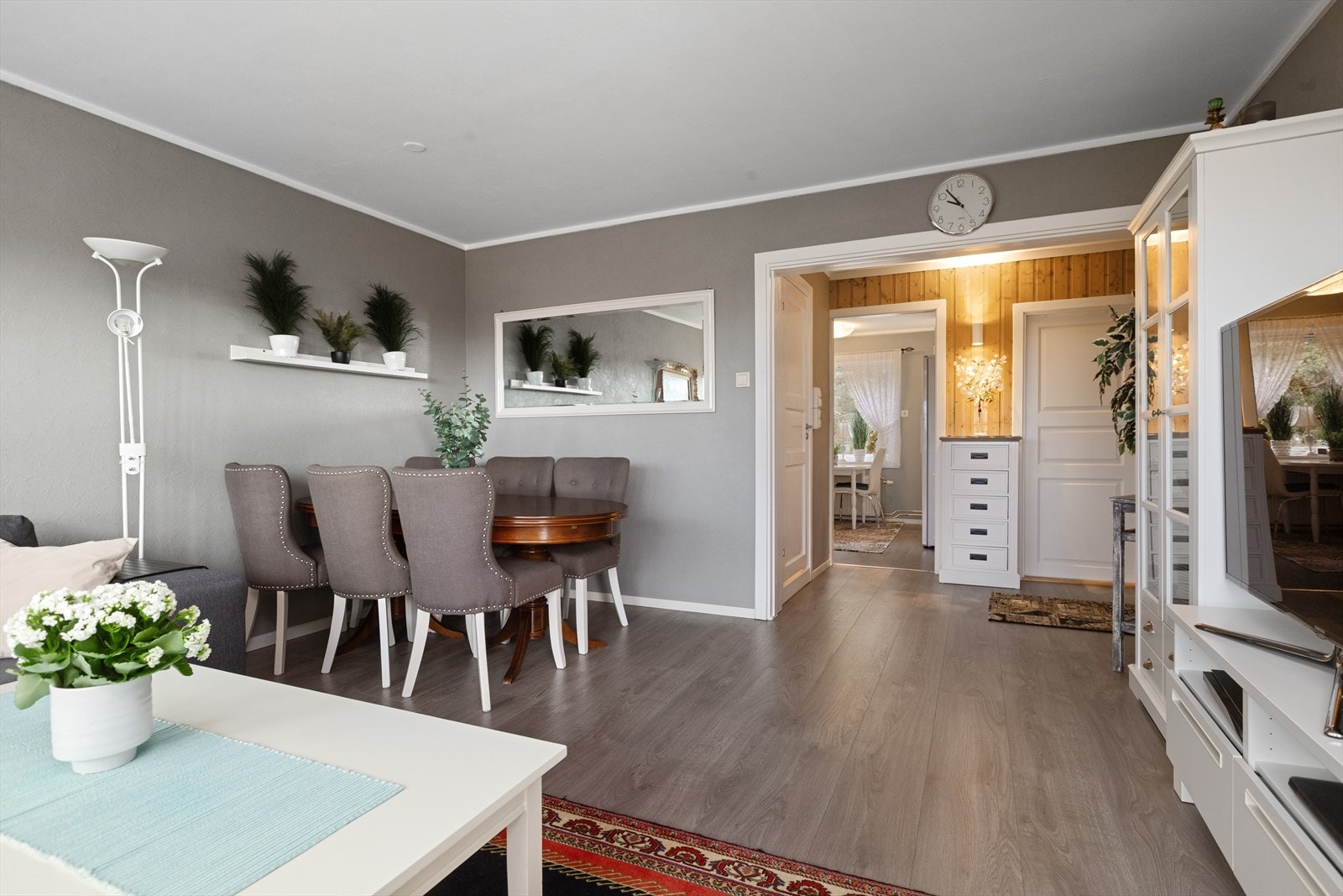 Stue med plass til spisestue Galleribilde