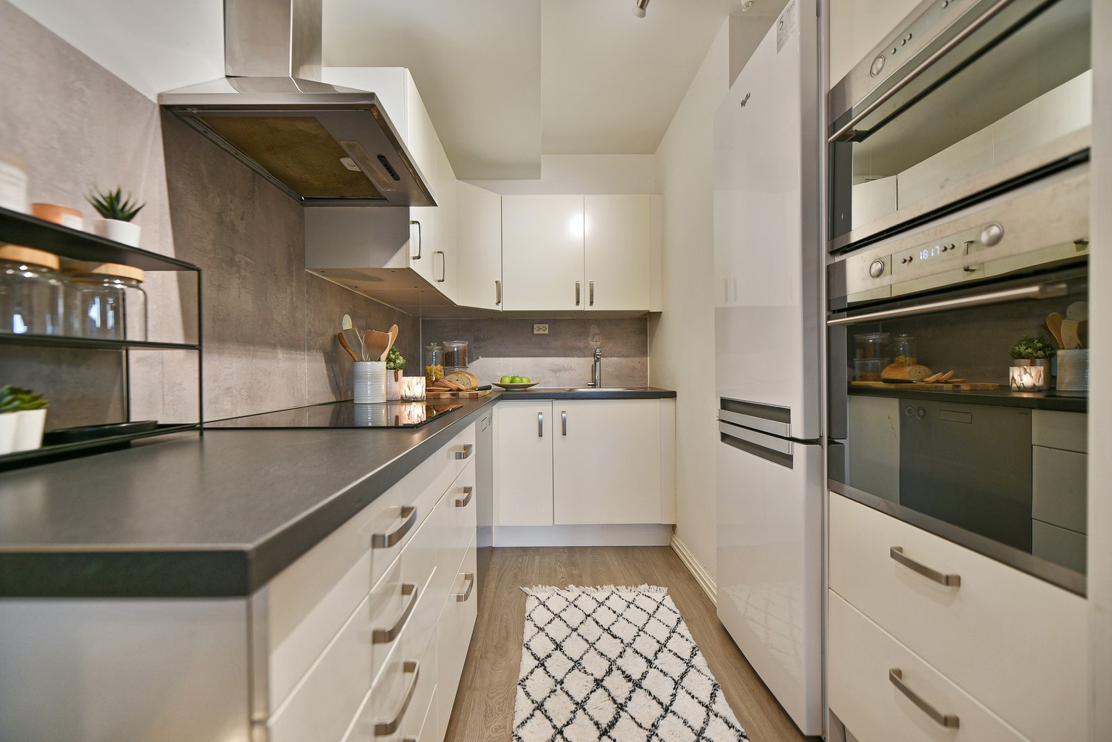 Praktisk kjøkken med hvitevarer som medfølger. Galleribilde