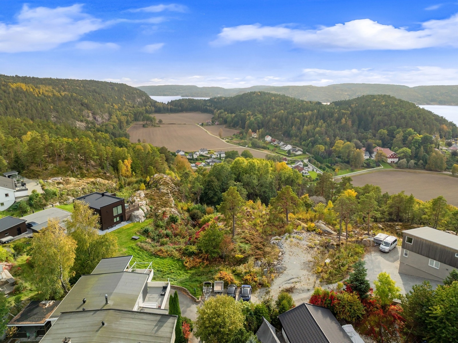 I Eskeviken finner man badestrand og muligheter for båtplass. Galleribilde