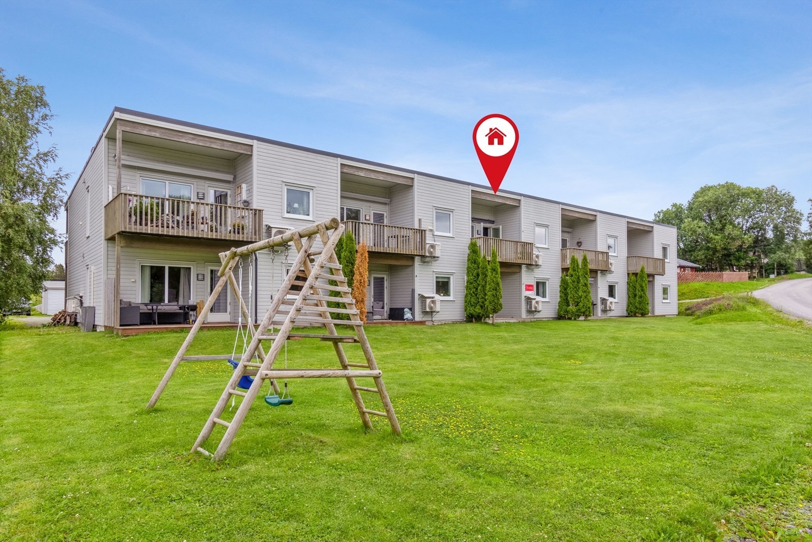 Aktiv Eiendomsmegling v/Anders Borgsø har gleden av å presentere en praktisk og romslig leilighet i Hamremsgrensa 23. Galleribilde