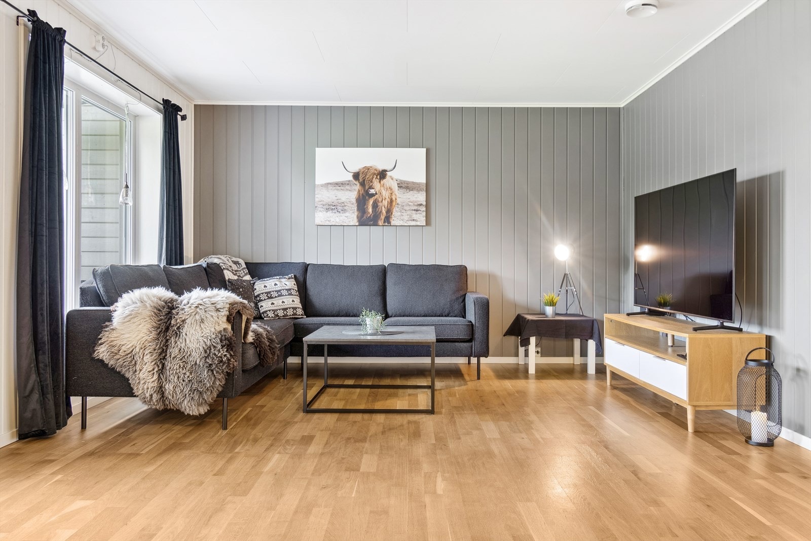 Stue med god plass til møblering. Galleribilde