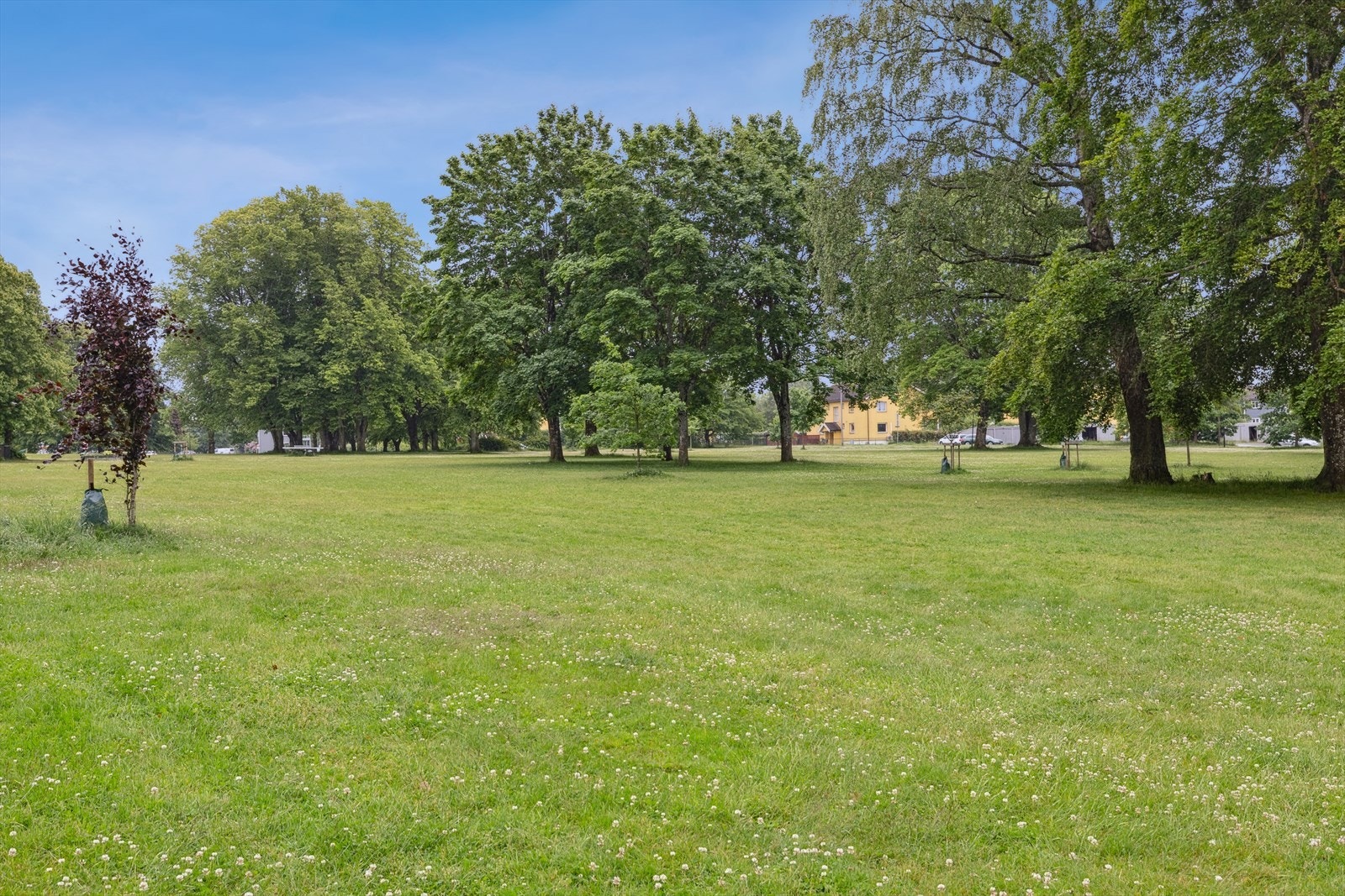 Melløsparken og andre flotte områder er i nærhet av boligen. Galleribilde