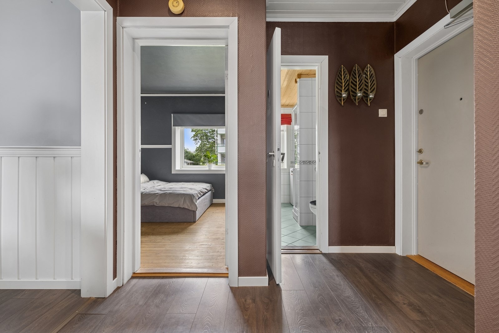 Videre til boligens soverom. Galleribilde