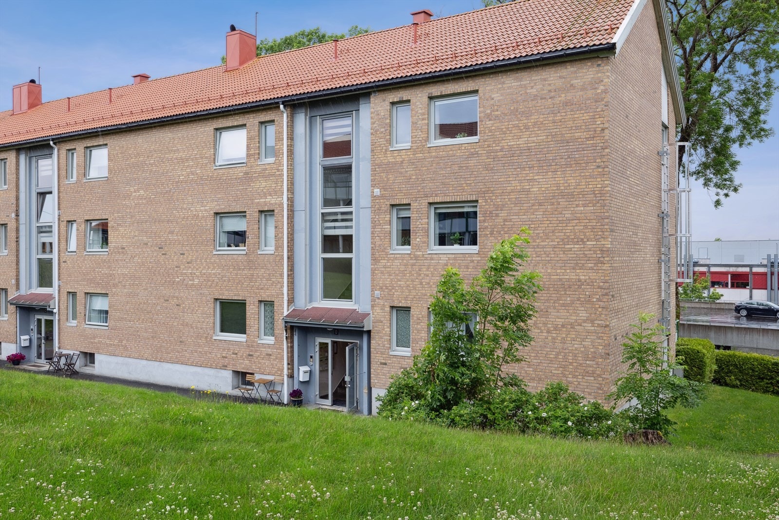 Denne aksjeleiligheten befinner seg i byggets 2.etasje og er en endeleilighet. Galleribilde