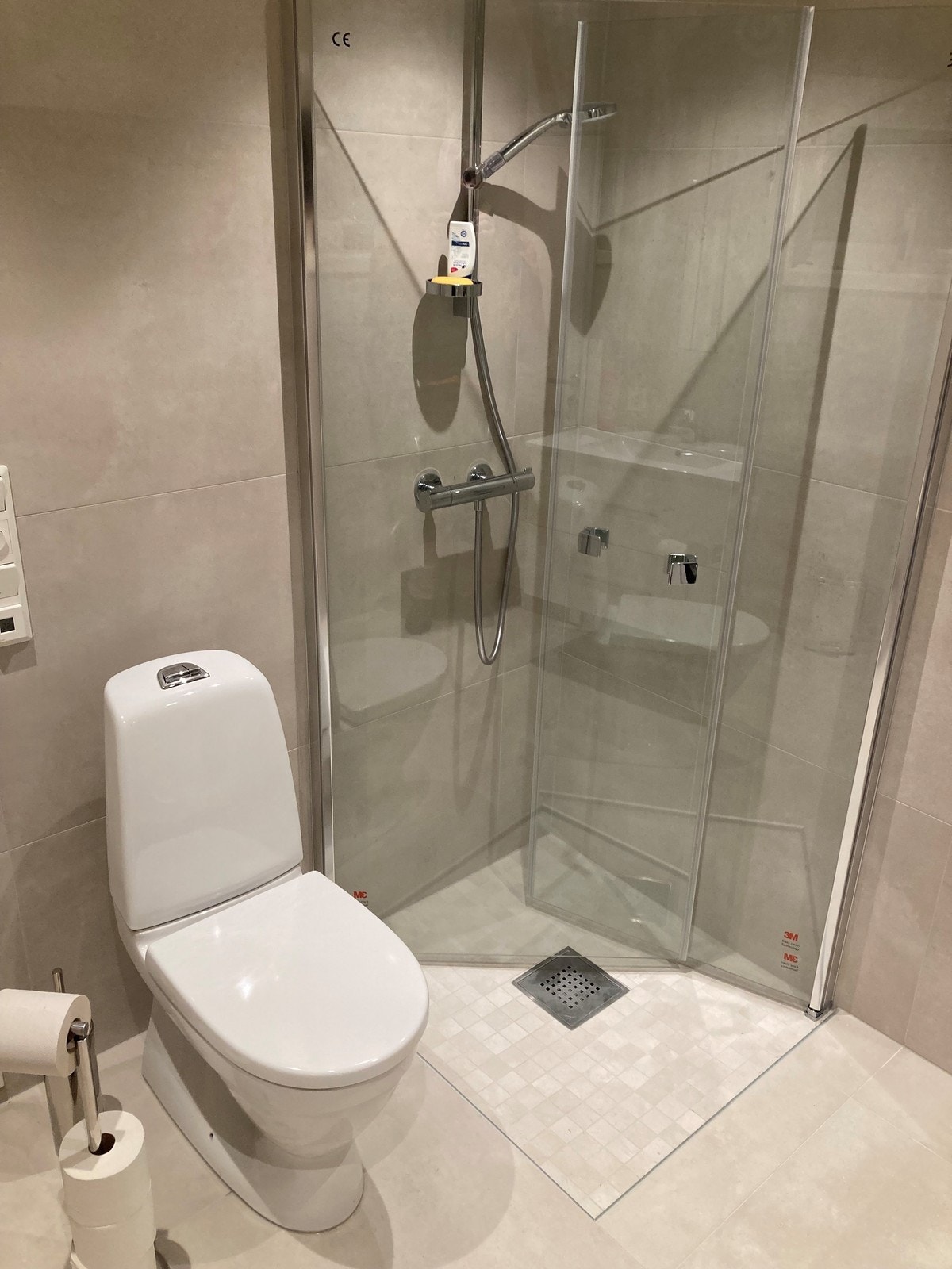 Badet har varmekabler i gulvet. Galleribilde